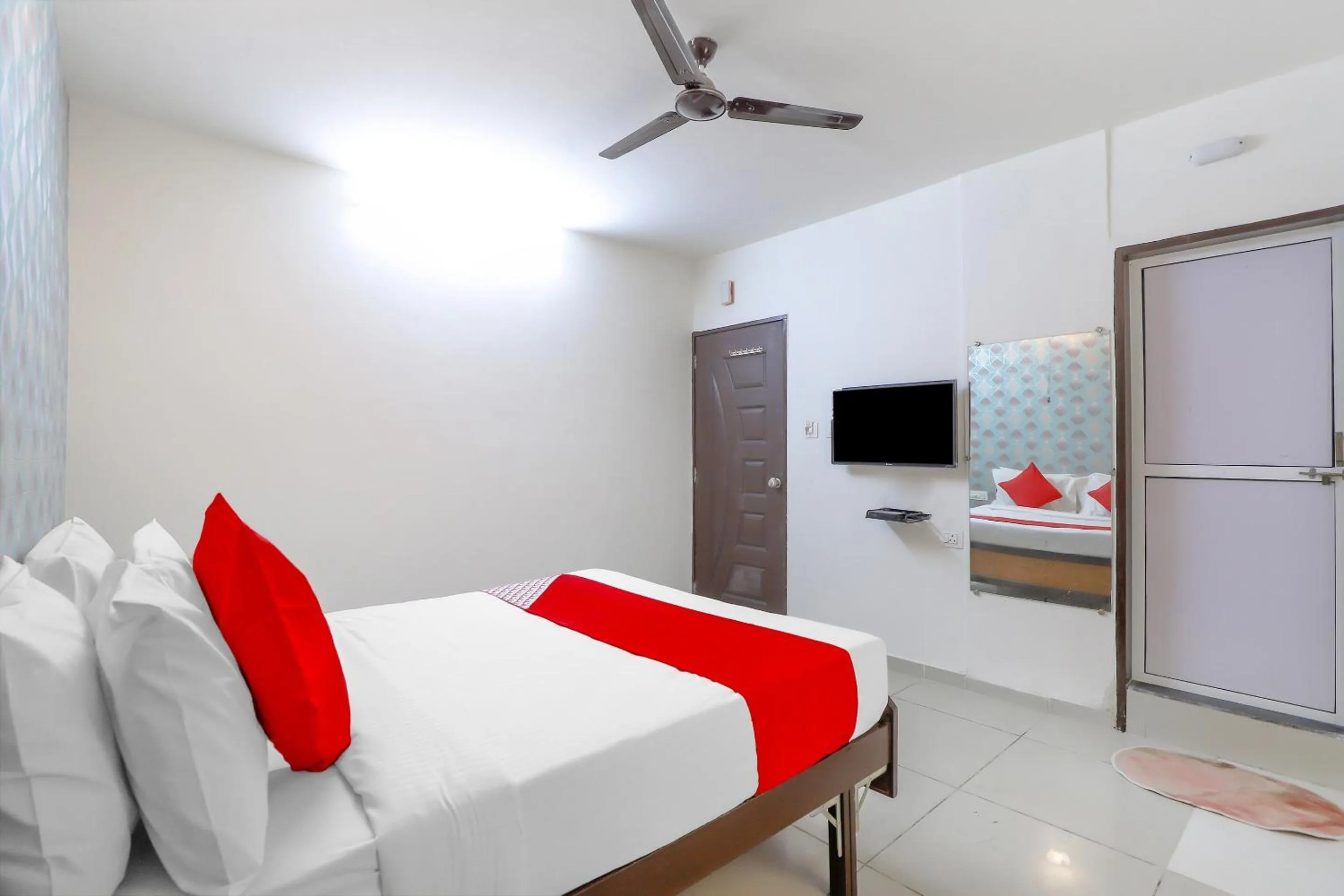 Bedroom, Bed in Hotel O Shiva