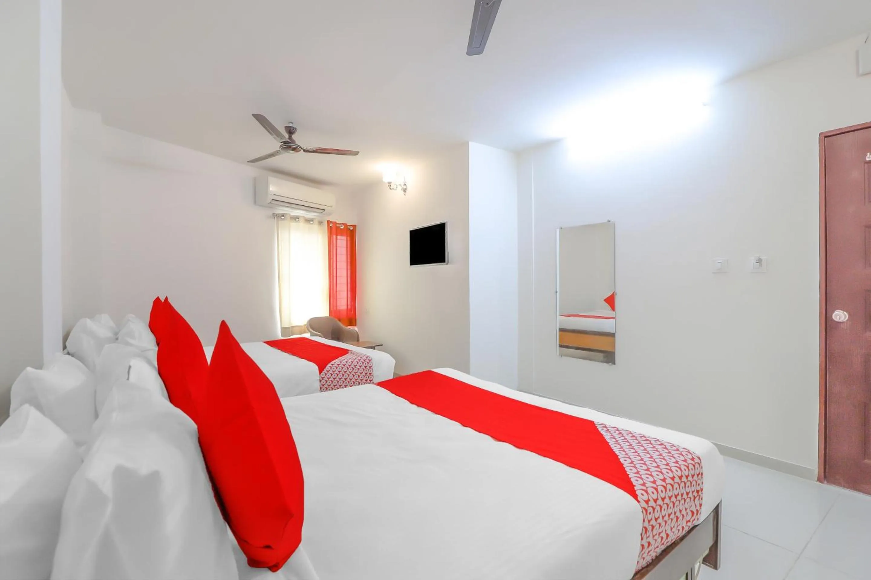 Lobby or reception, Bed in Hotel O Shiva