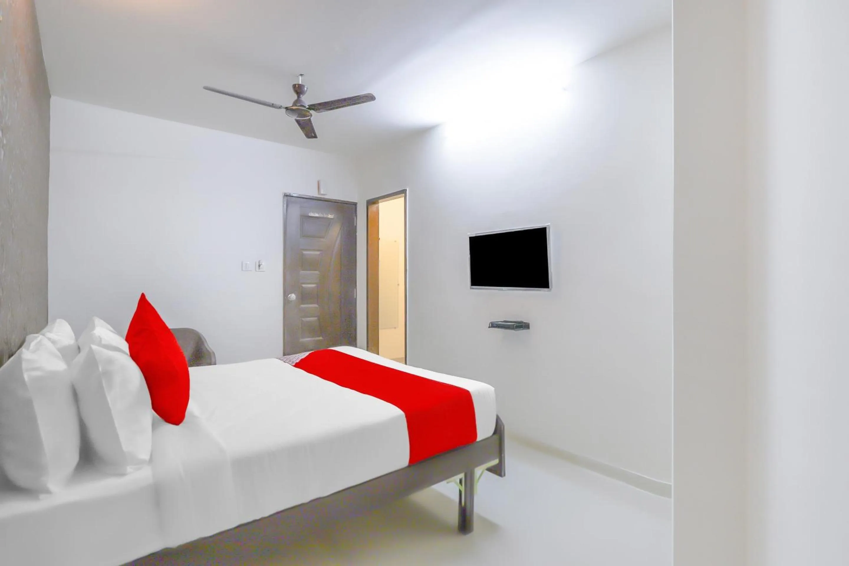 Bedroom, Bed in Hotel O Shiva