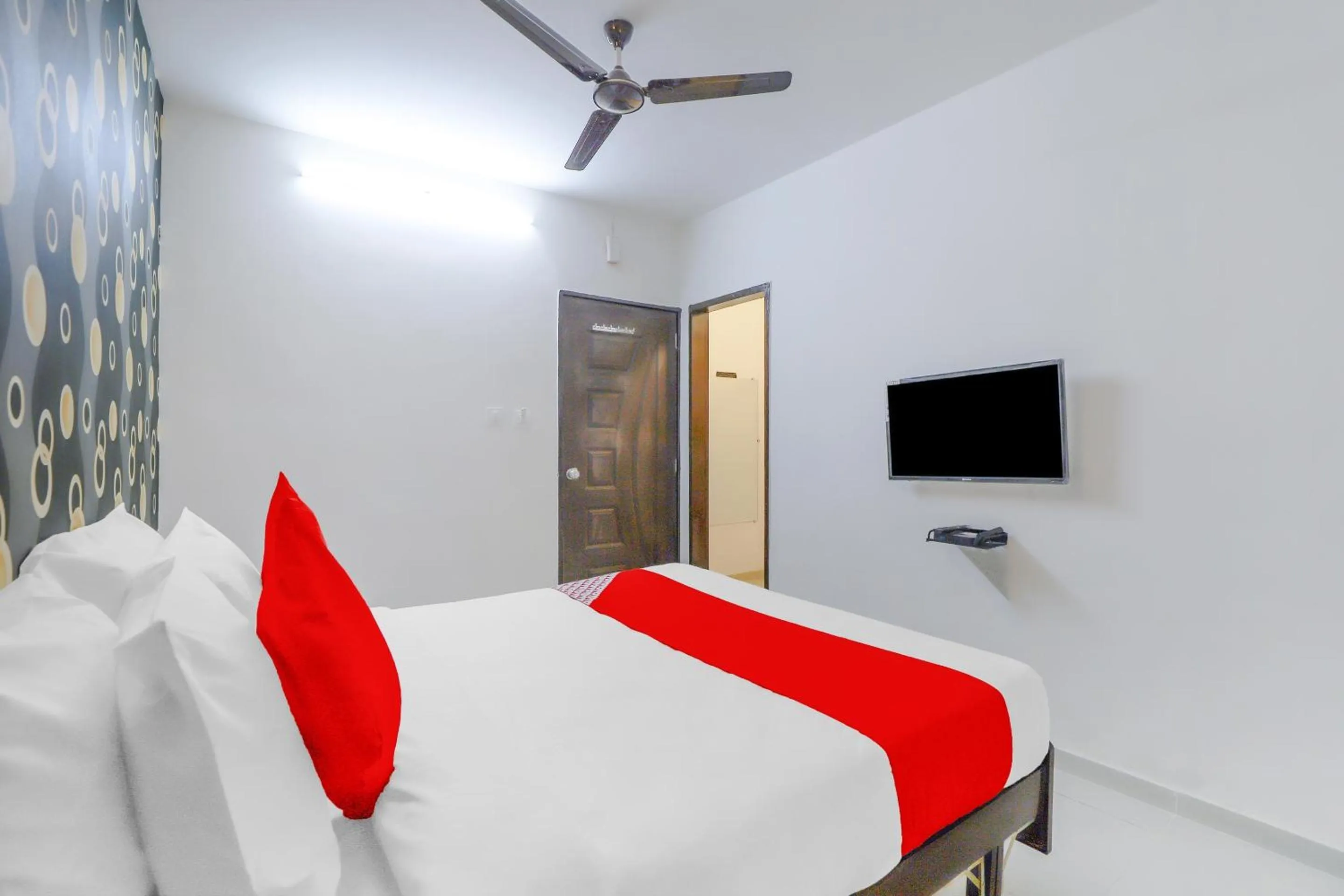 Bedroom, Bed in Hotel O Shiva