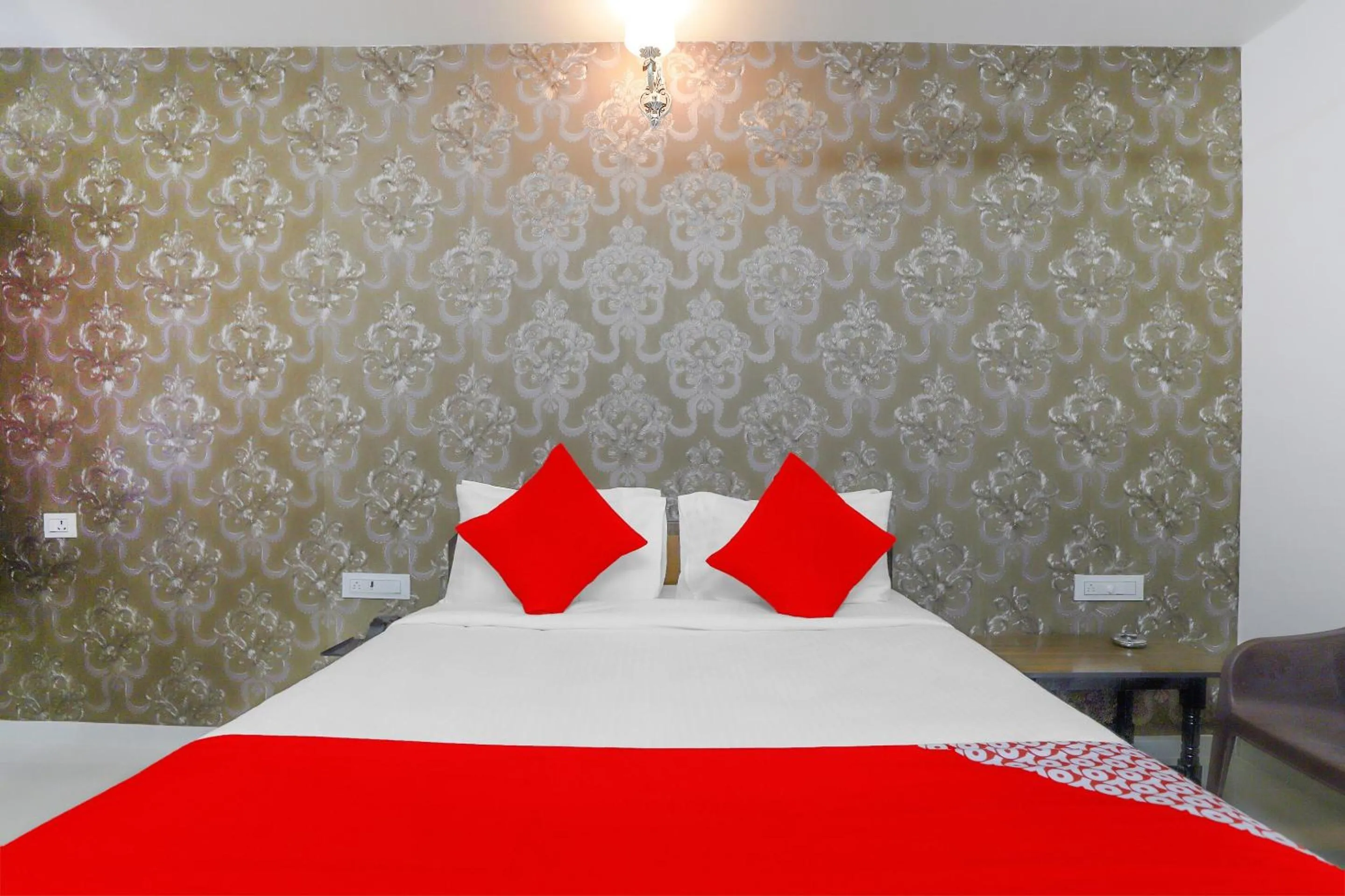 Bedroom, Bed in Hotel O Shiva