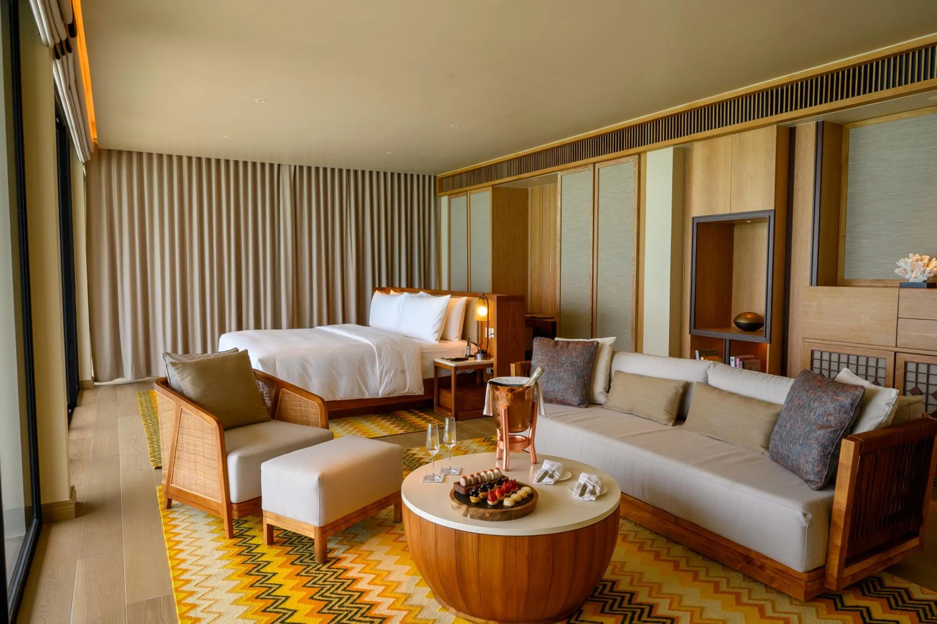 Bedroom, Bed in Kuda Villingili Maldives, Free Return Transfers 03 nights & above