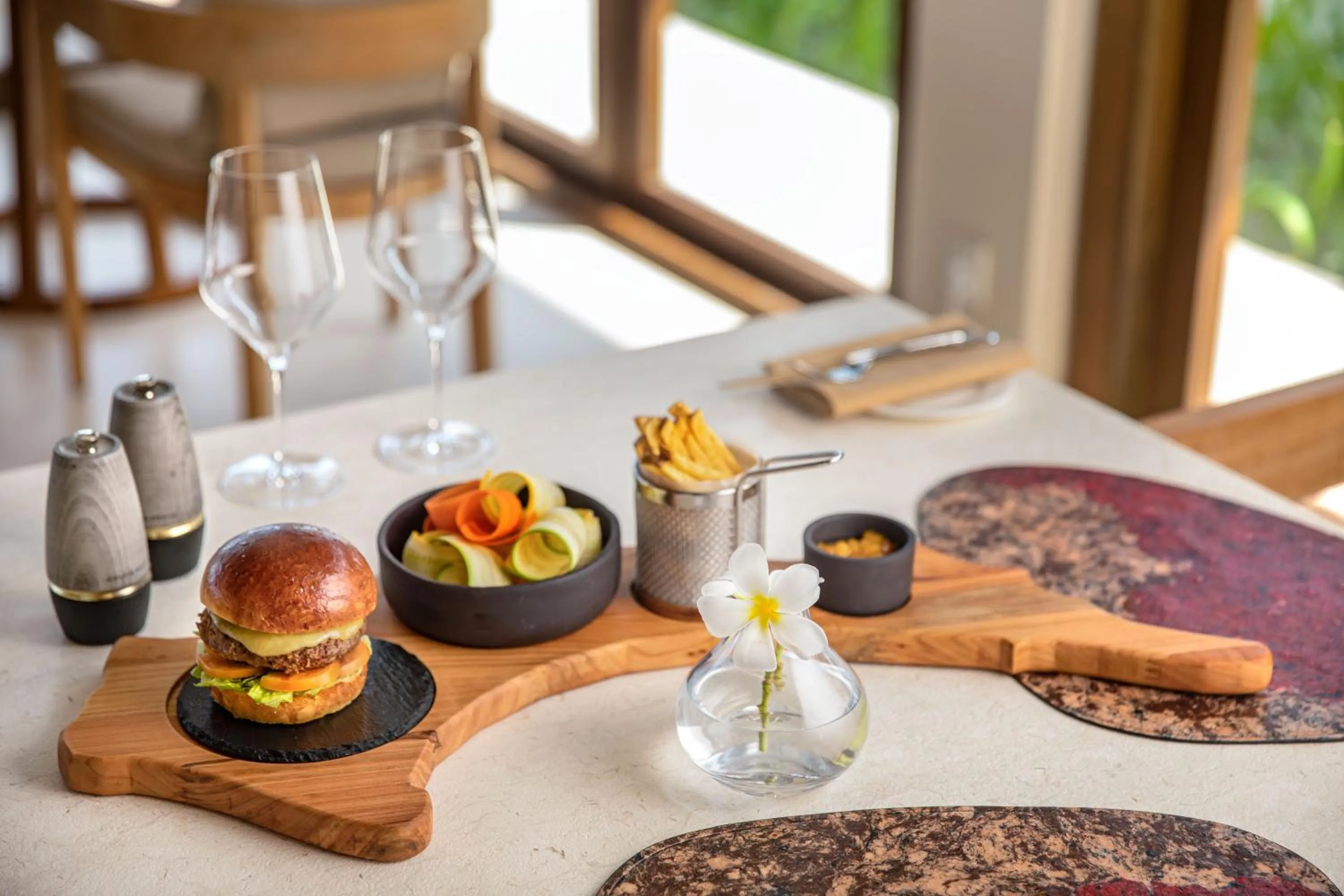 Restaurant/places to eat in Kuda Villingili Maldives, Free Return Transfers 03 nights & above