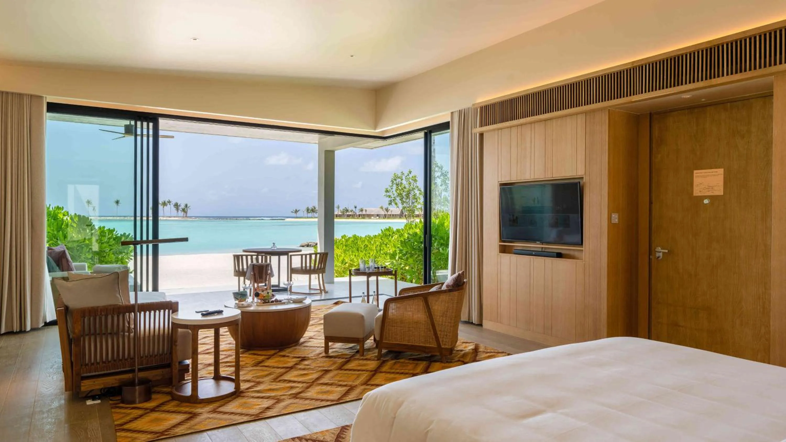 Bedroom, Bed in Kuda Villingili Maldives, Free Return Transfers 03 nights & above