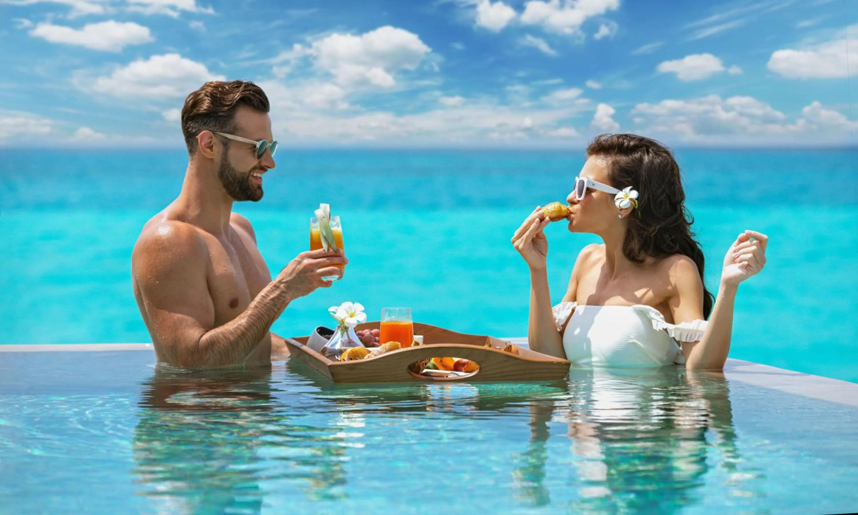 Swimming pool in Kuda Villingili Maldives, Free Return Transfers 03 nights & above