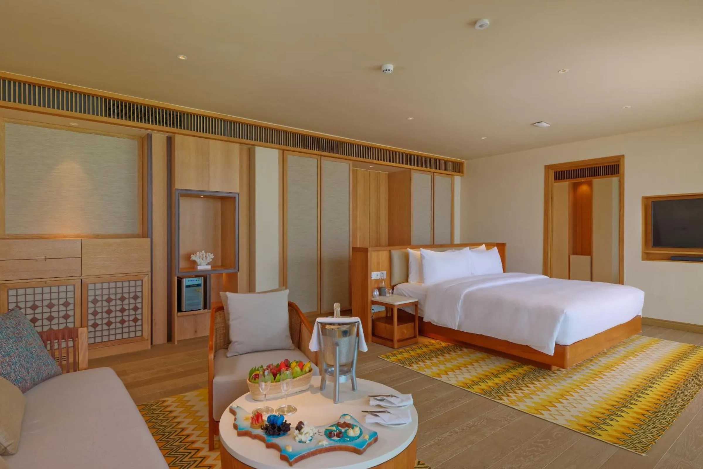 Bedroom, Bed in Kuda Villingili Maldives, Free Return Transfers 03 nights & above