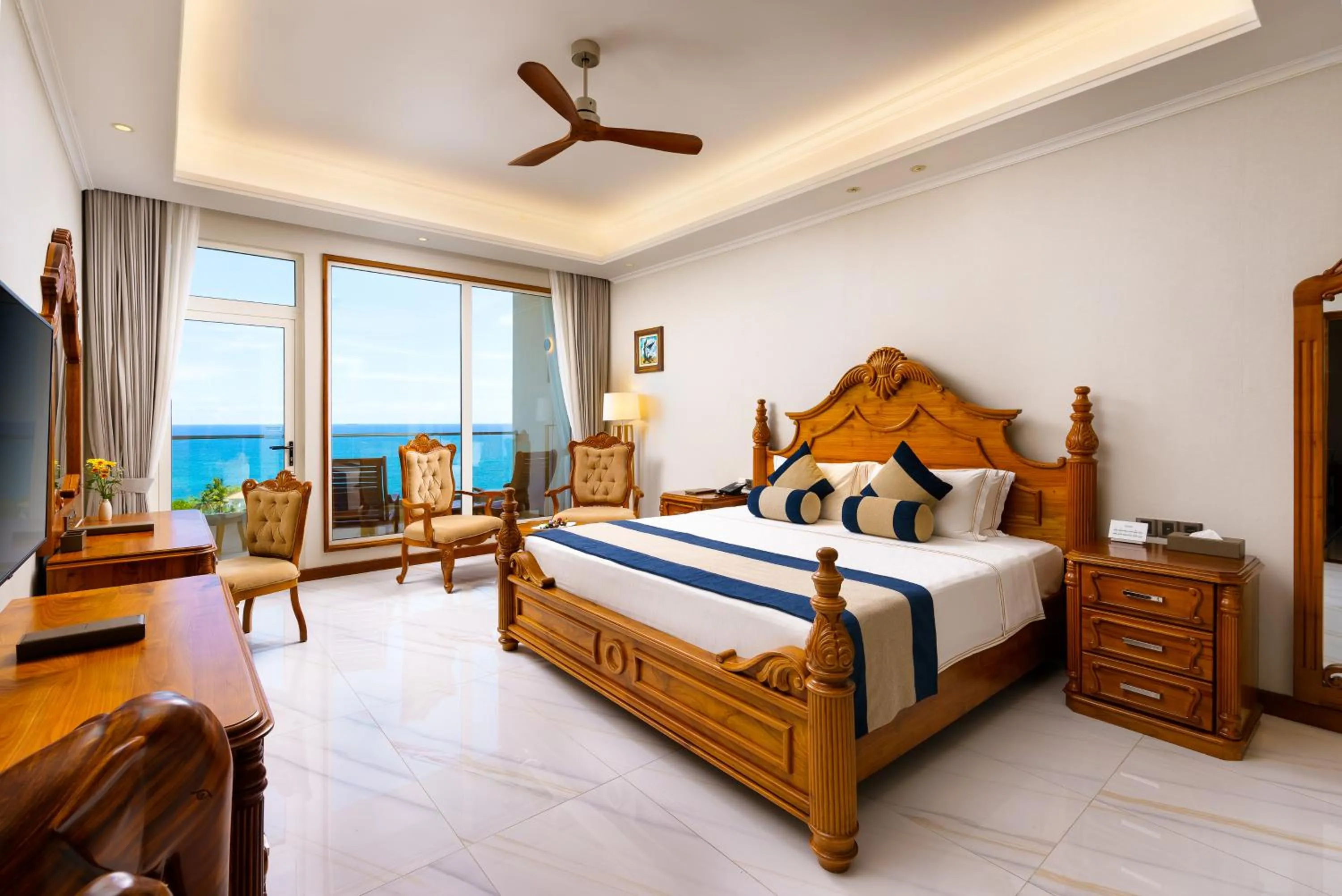Bed in Araliya Beach Resort & Spa Unawatuna- Where you meet the sea all year