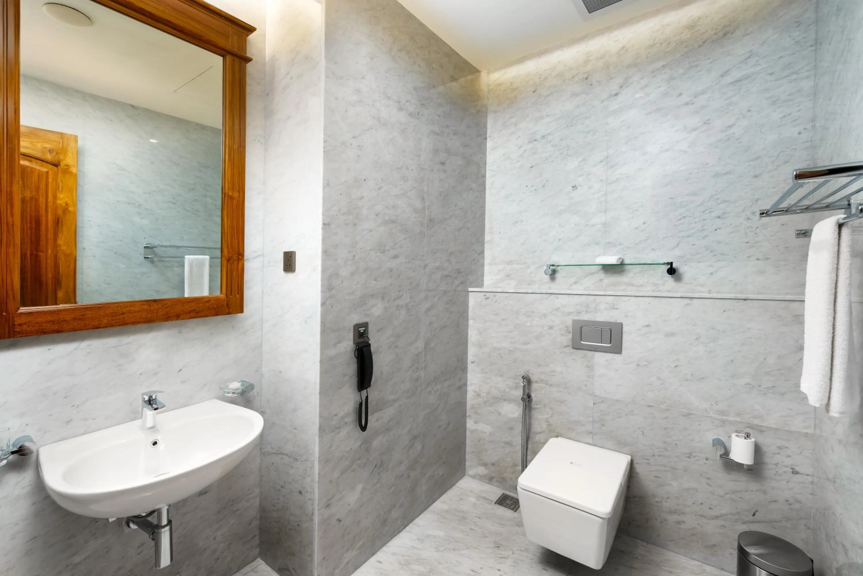Bathroom in Araliya Beach Resort & Spa Unawatuna- Where you meet the sea all year
