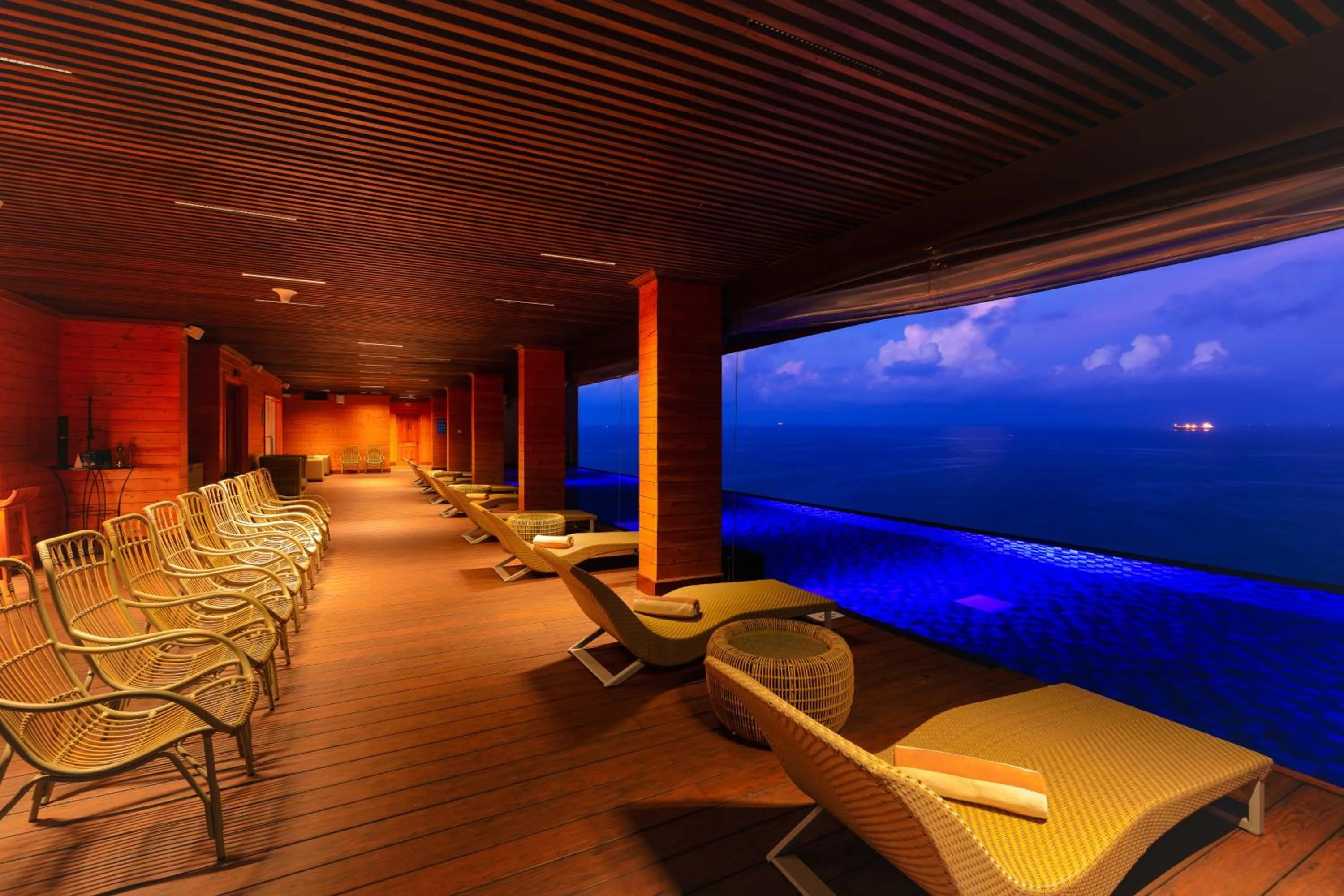 Swimming pool in Araliya Beach Resort & Spa Unawatuna- Where you meet the sea all year