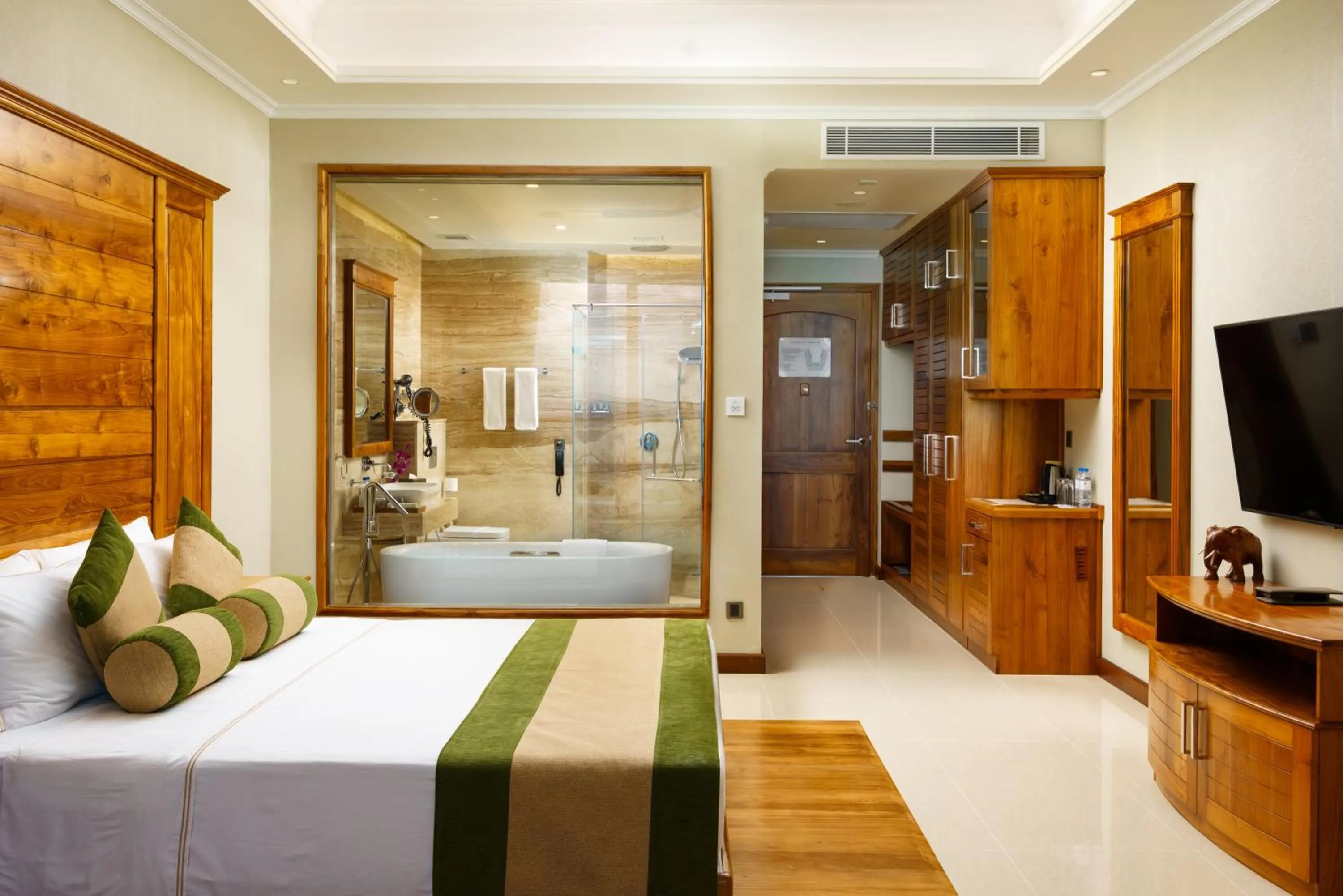 Bedroom, Bed in Araliya Beach Resort & Spa Unawatuna- Where you meet the sea all year