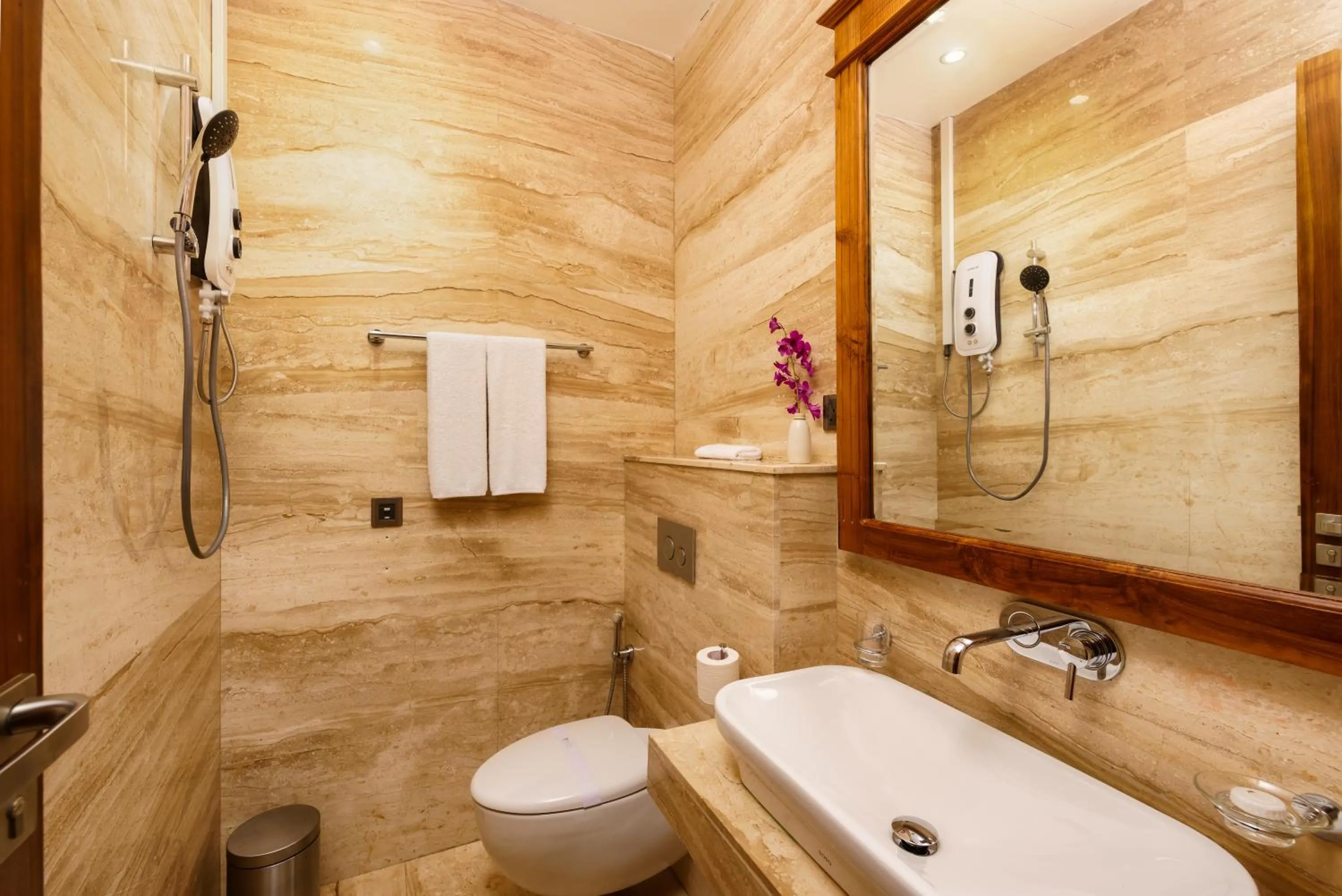 Shower in Araliya Beach Resort & Spa Unawatuna- Where you meet the sea all year