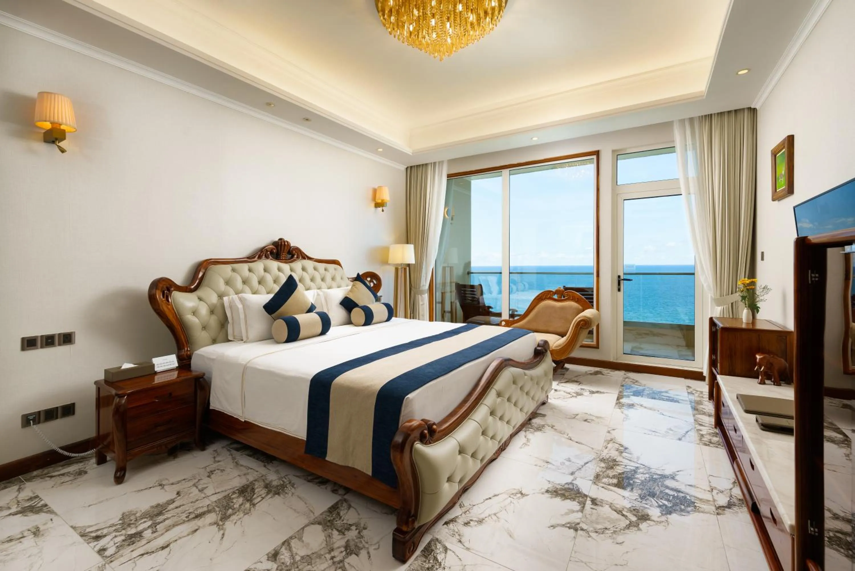 Bedroom, Bed in Araliya Beach Resort & Spa Unawatuna- Where you meet the sea all year