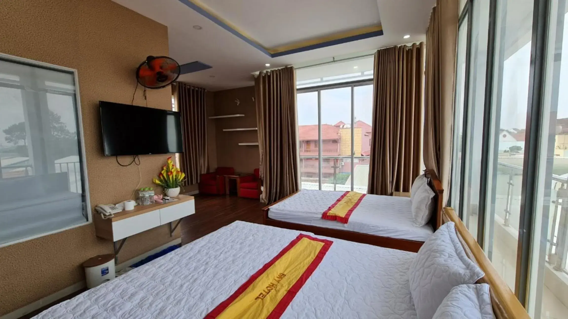 Superior Quadruple Room in Sky Hotel Superior Quadruple Room in Sky Hotel