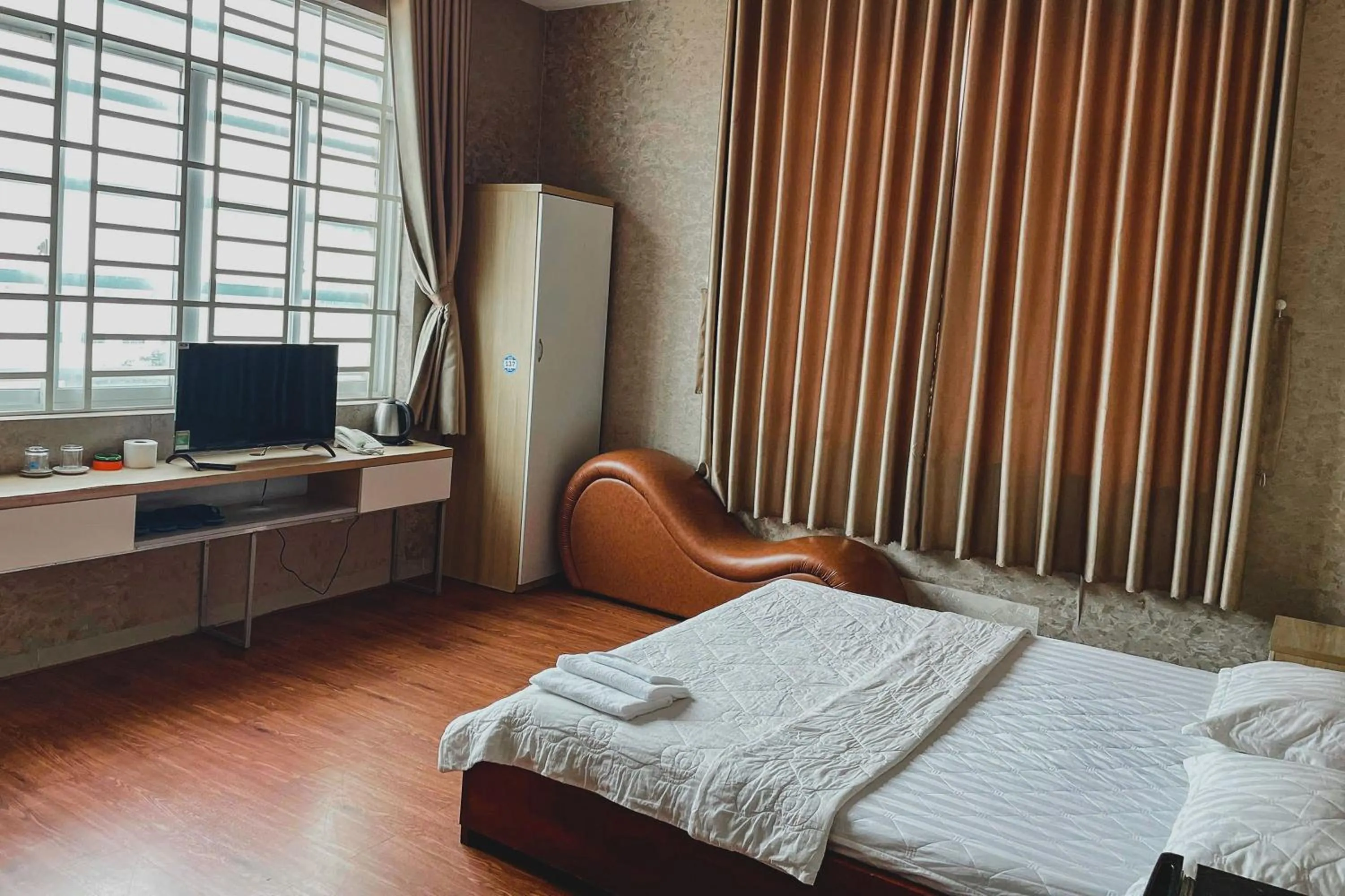 Bedroom, Bed in Sky Hotel