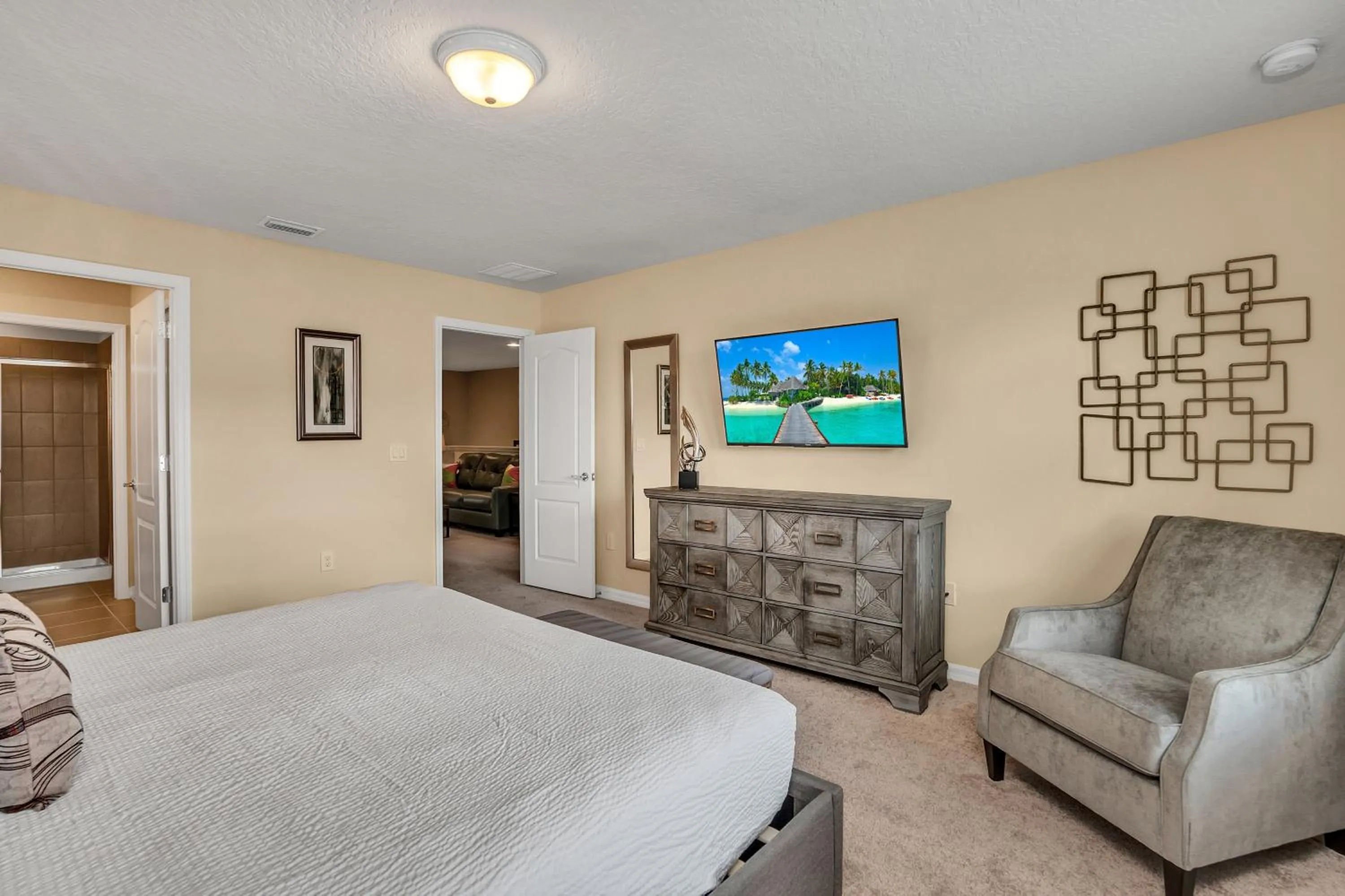 Bed in Townhome with Private Splash Pool FREE Waterpark