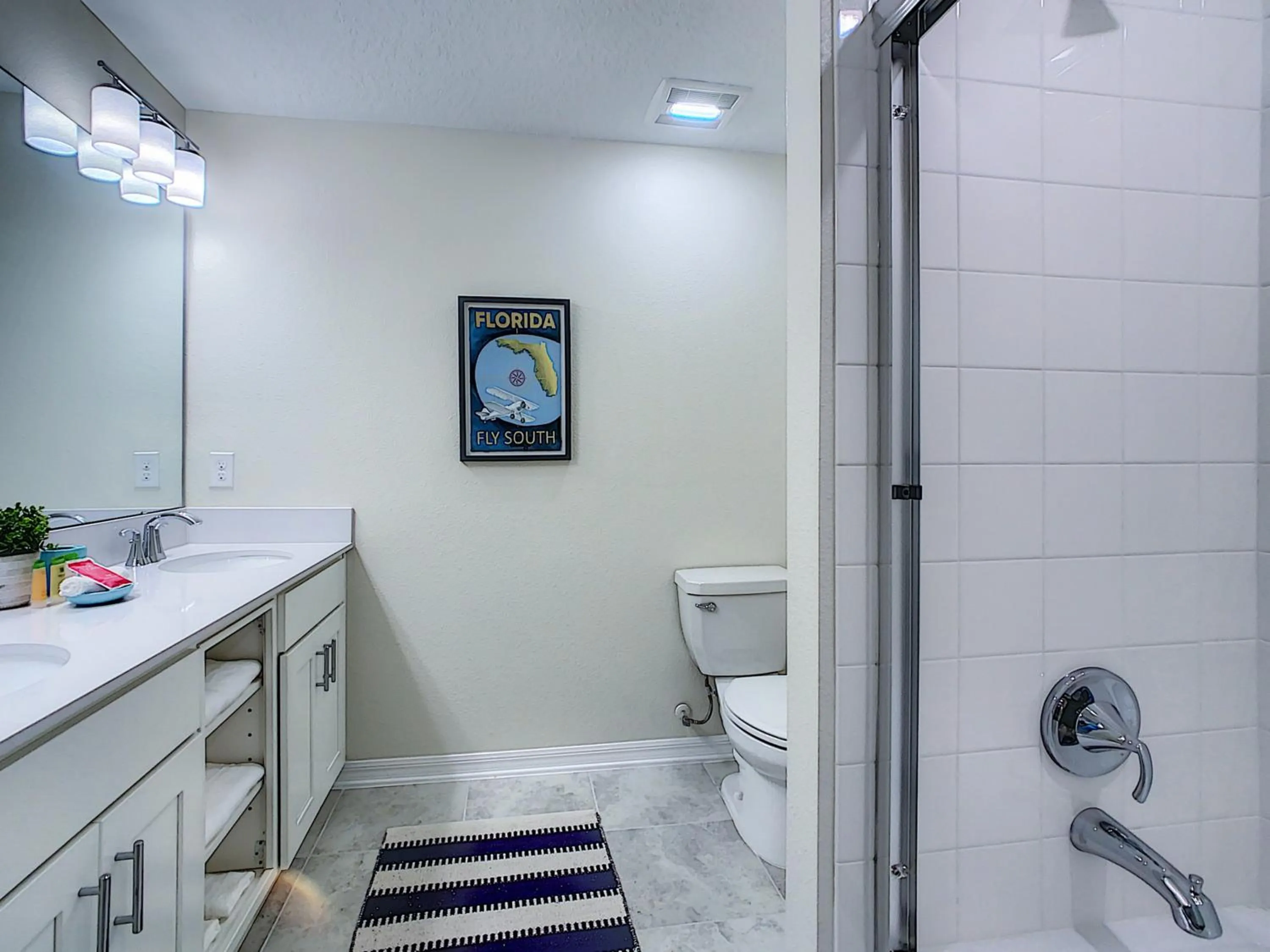 Updated Condo, 5 mi to Disney, On-site Water Park