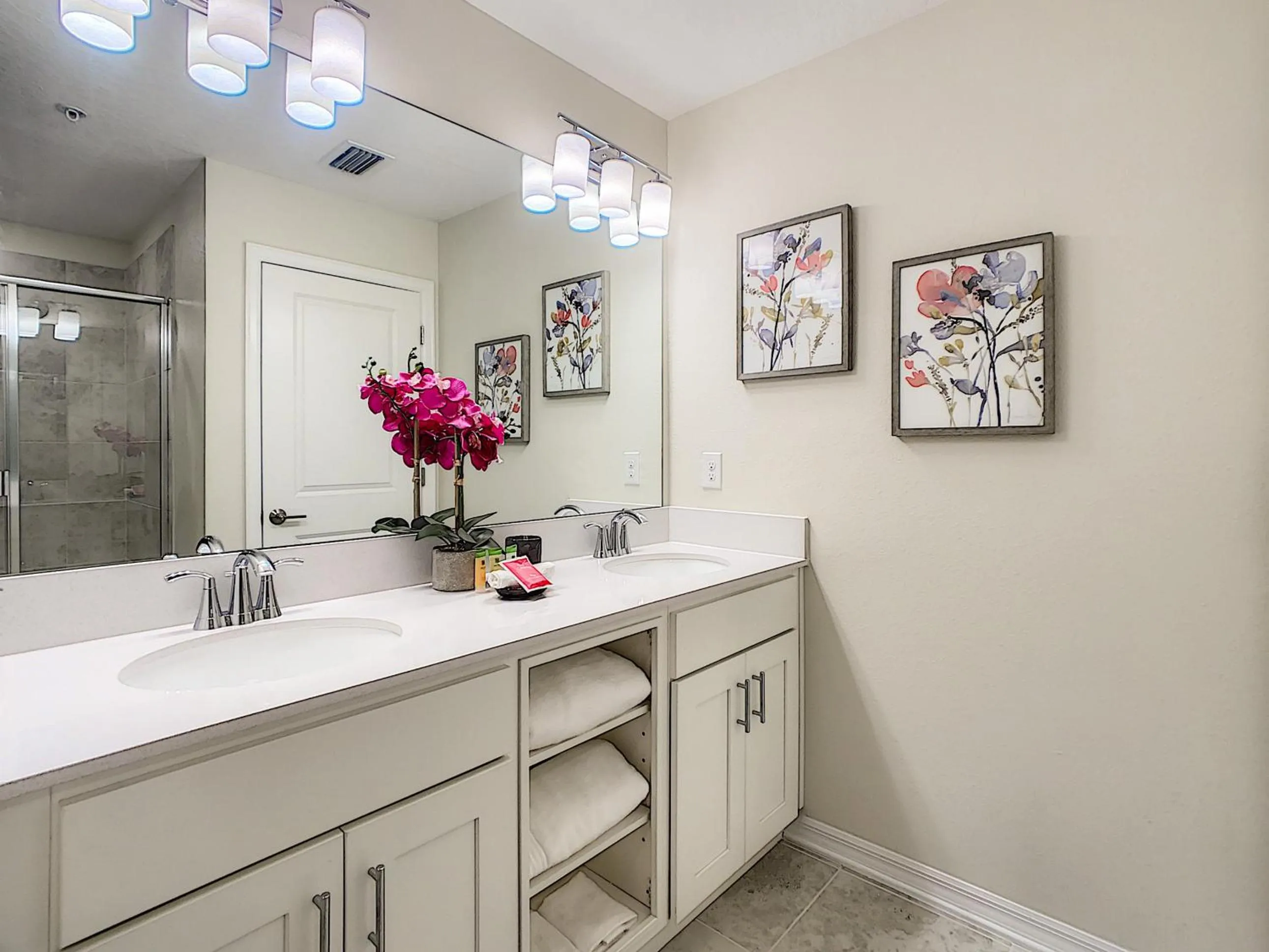 Modern Condo near Disney Foosball Water Park