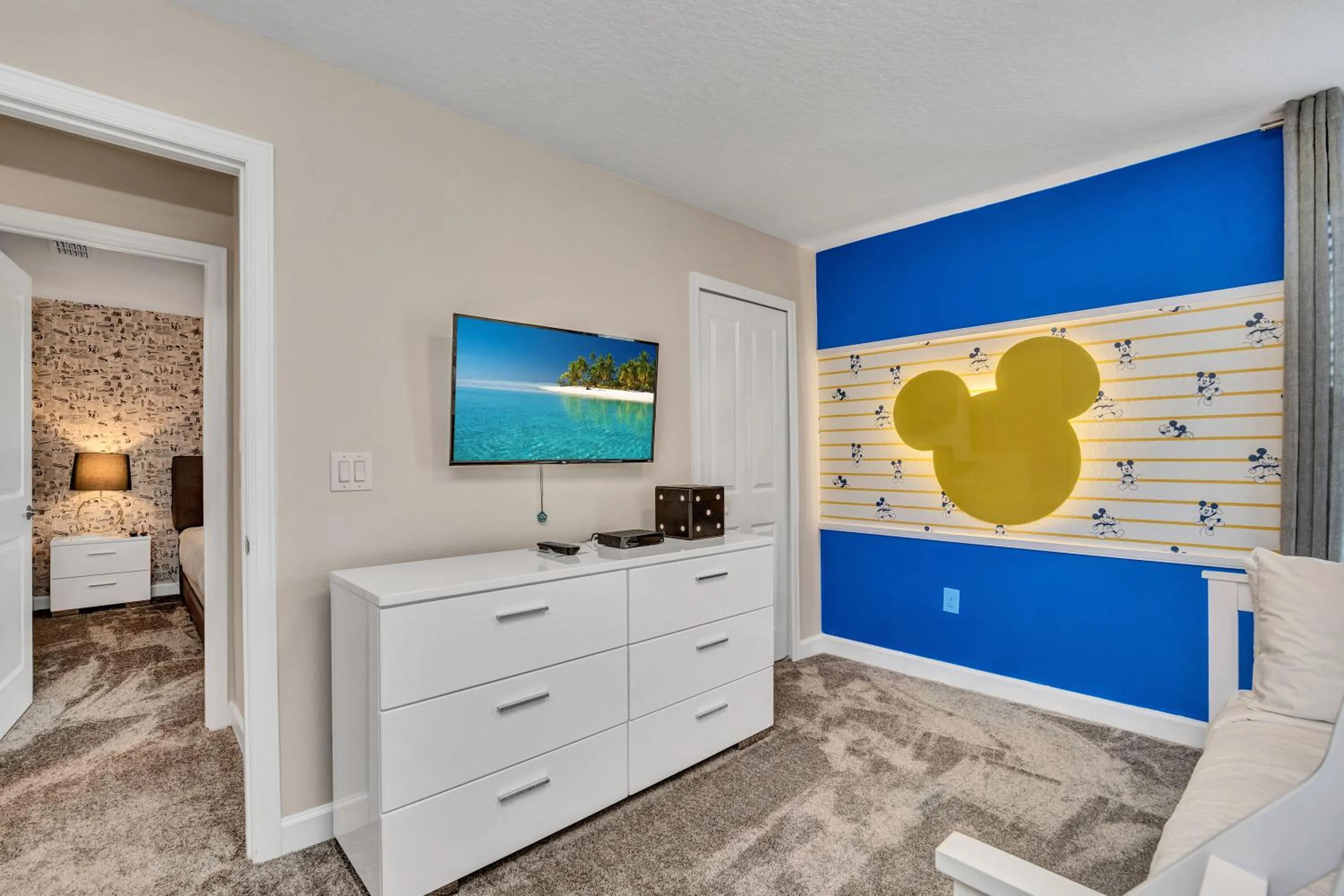 VILLA wPrivate Pool & Game Room near Disney