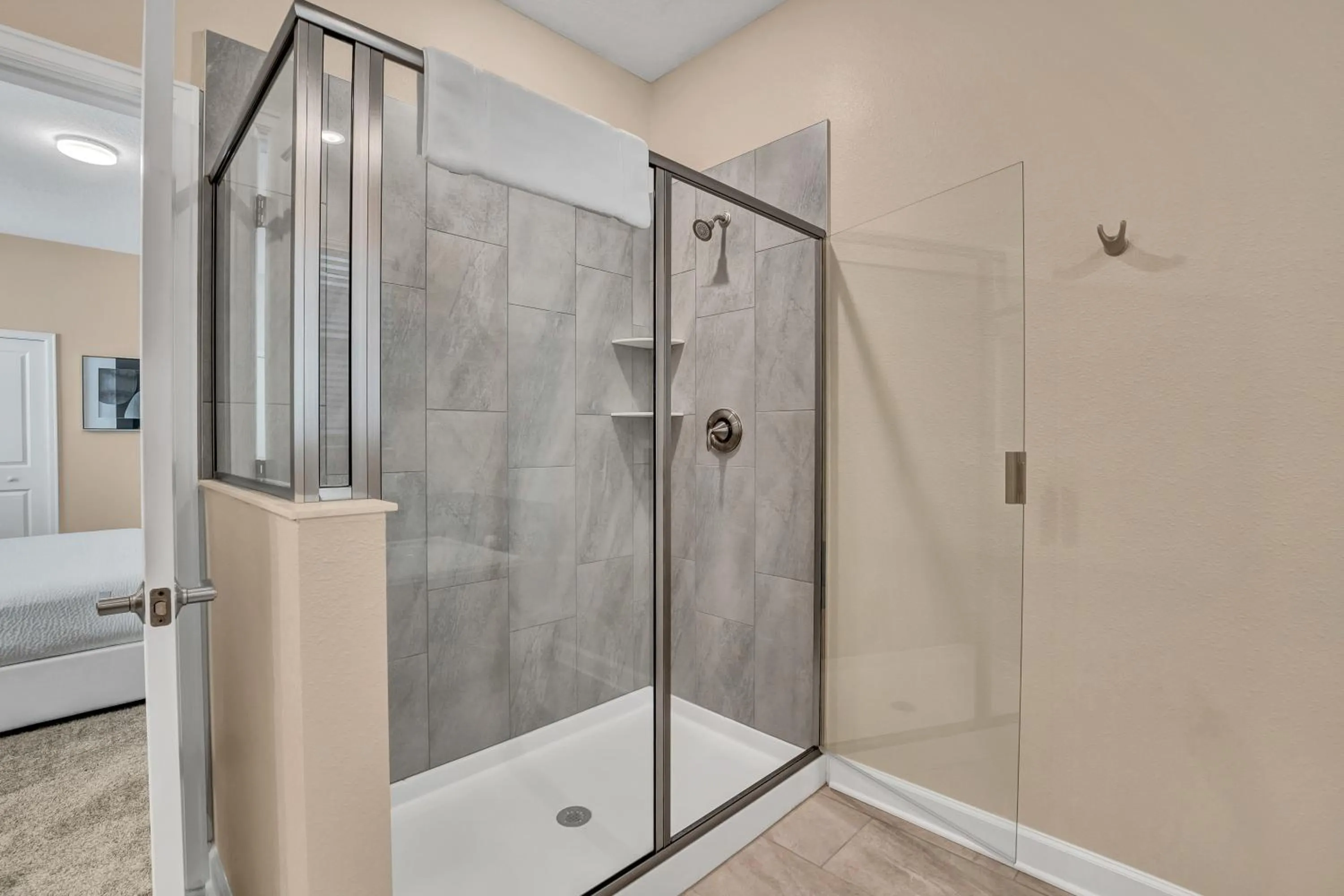 VILLA wPrivate Pool & Game Room near Disney