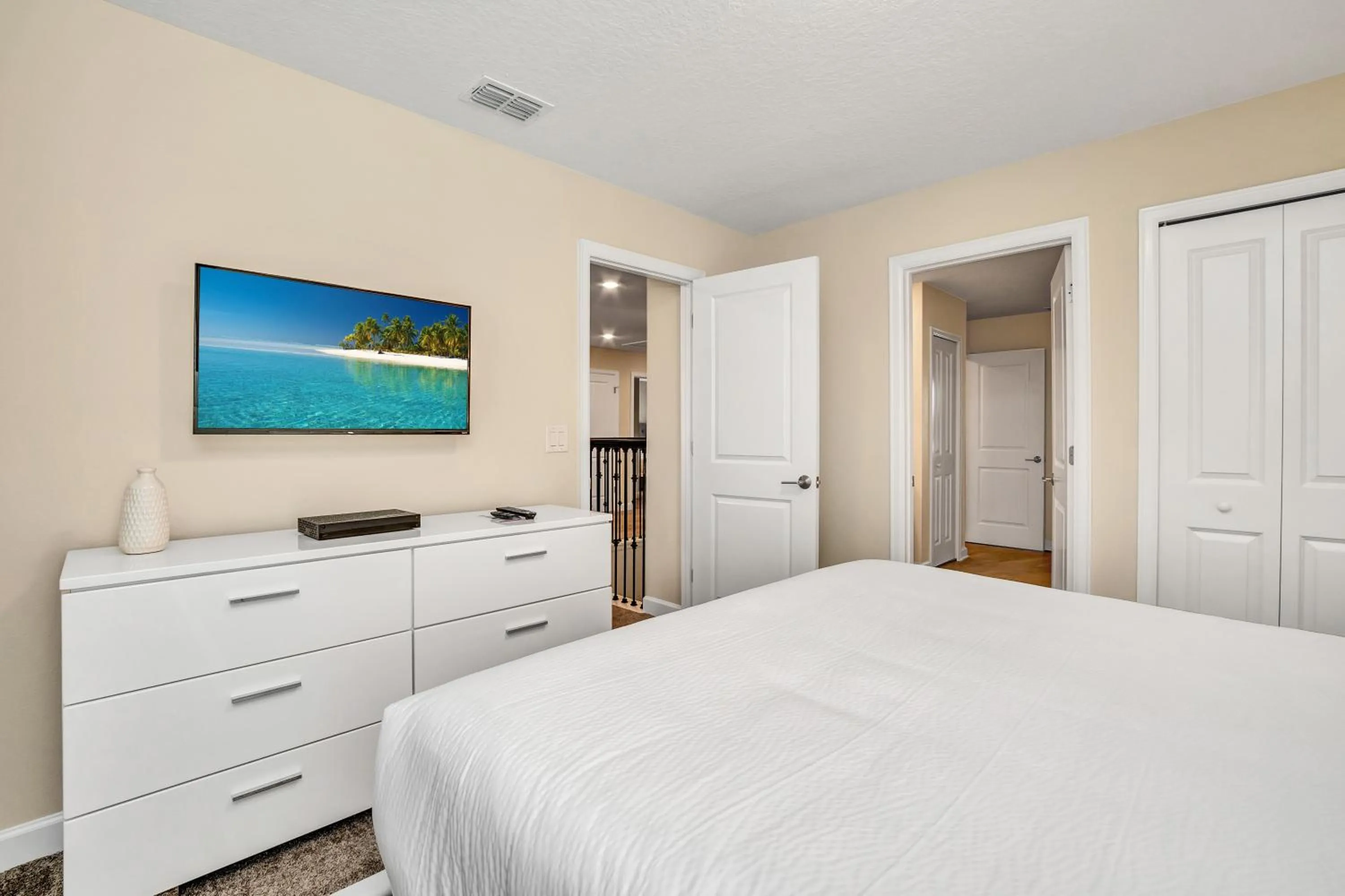 Bed in VILLA wPrivate Pool & Game Room near Disney