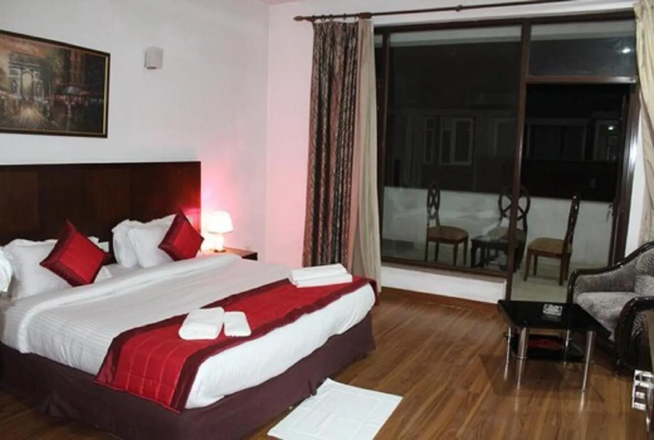 Bedroom, Bed in Lime Tree Hotel Sushant Lok Gurgaon Sector 29 Next to IFFCO CHOWK metro