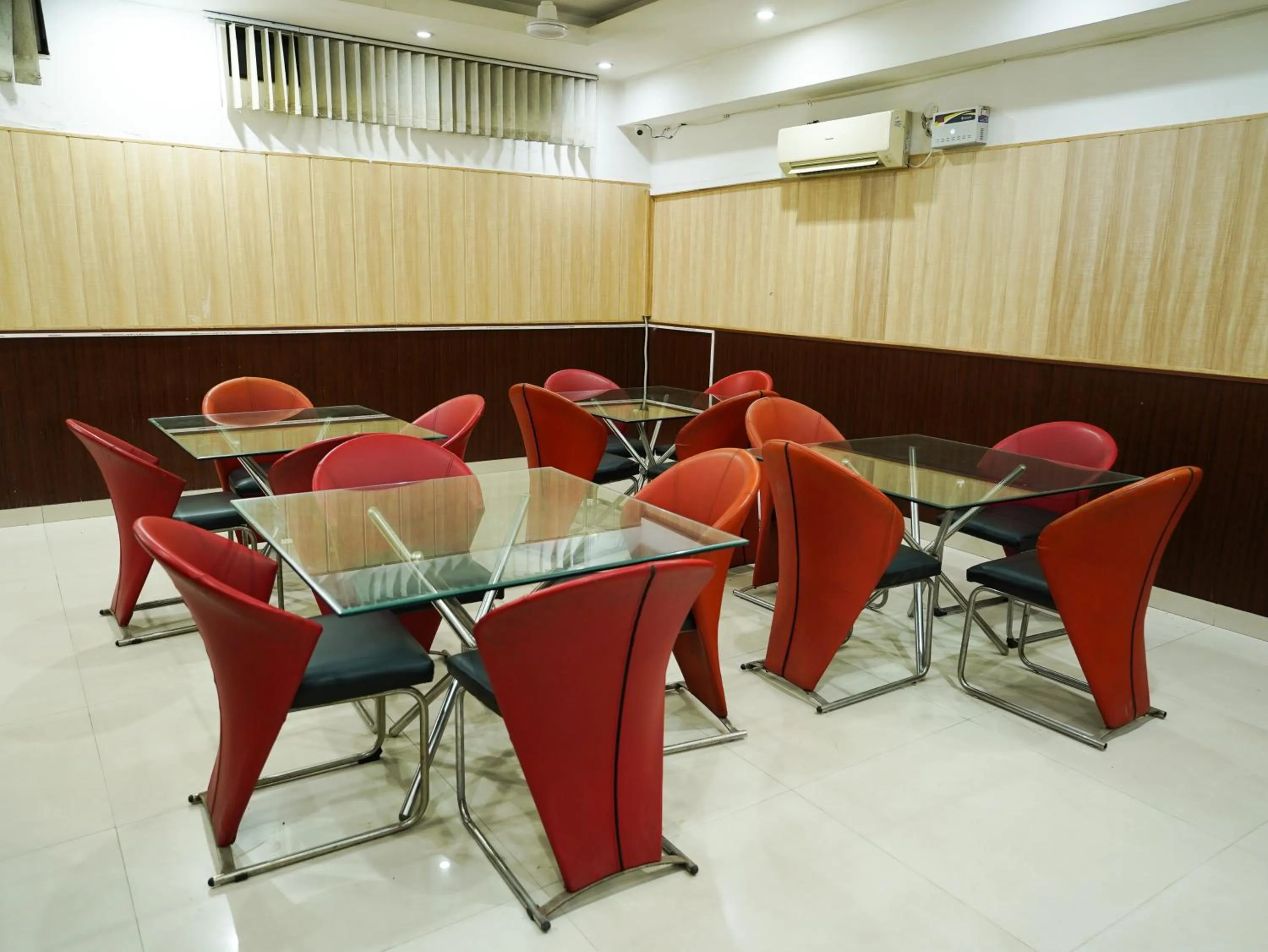 Restaurant/places to eat in Lime Tree Hotel Sushant Lok Gurgaon Sector 29 Next to IFFCO CHOWK metro