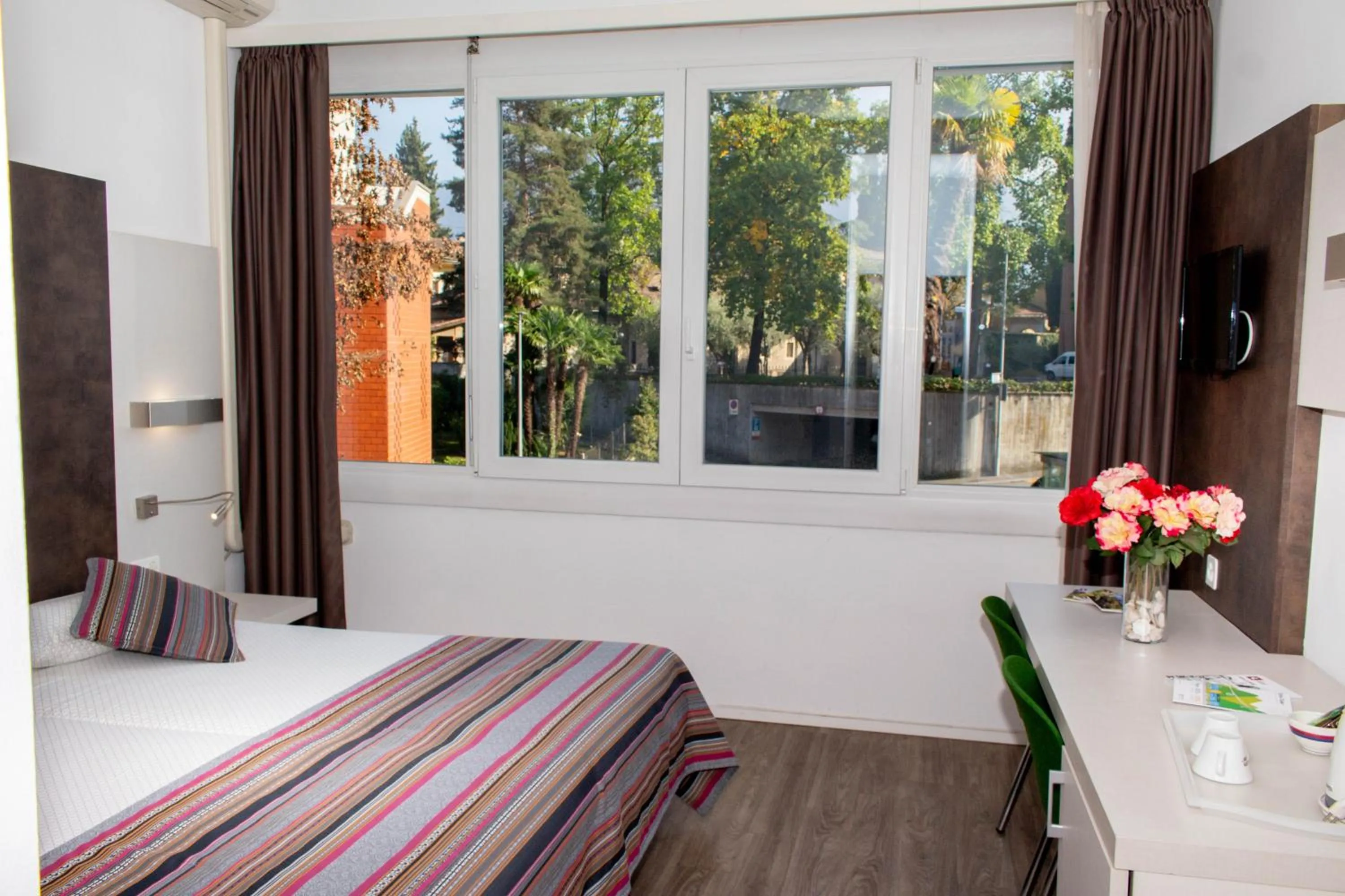 Bedroom, Bed in Colorado Hotel