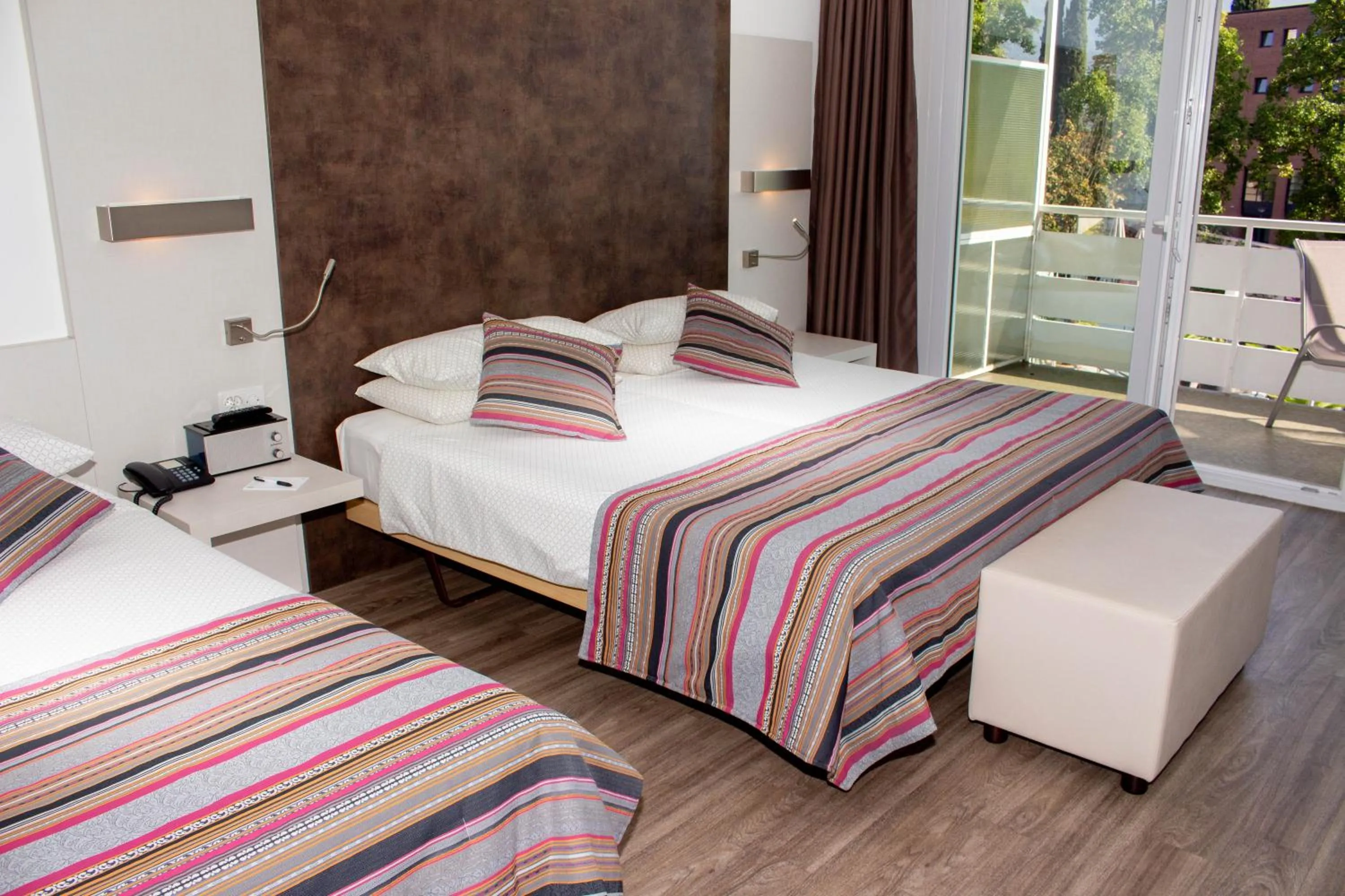 Bedroom, Bed in Colorado Hotel