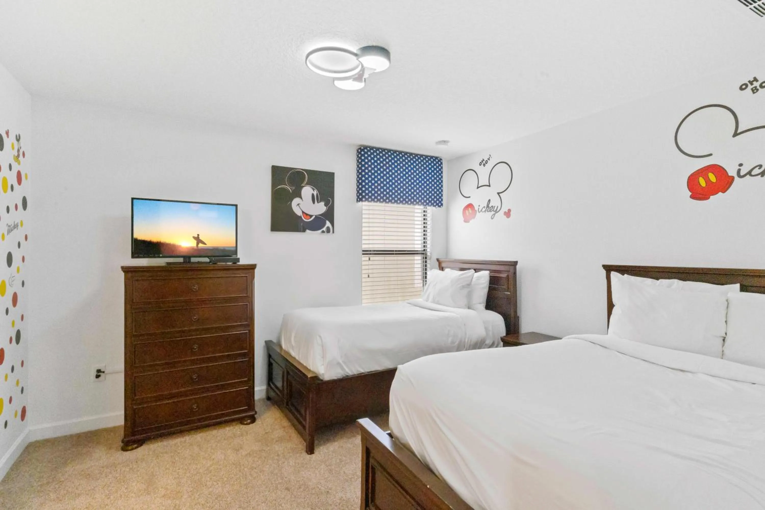 Other, Bed in GIANT Villa wPrivate Pool&Spa, Game Room, & More