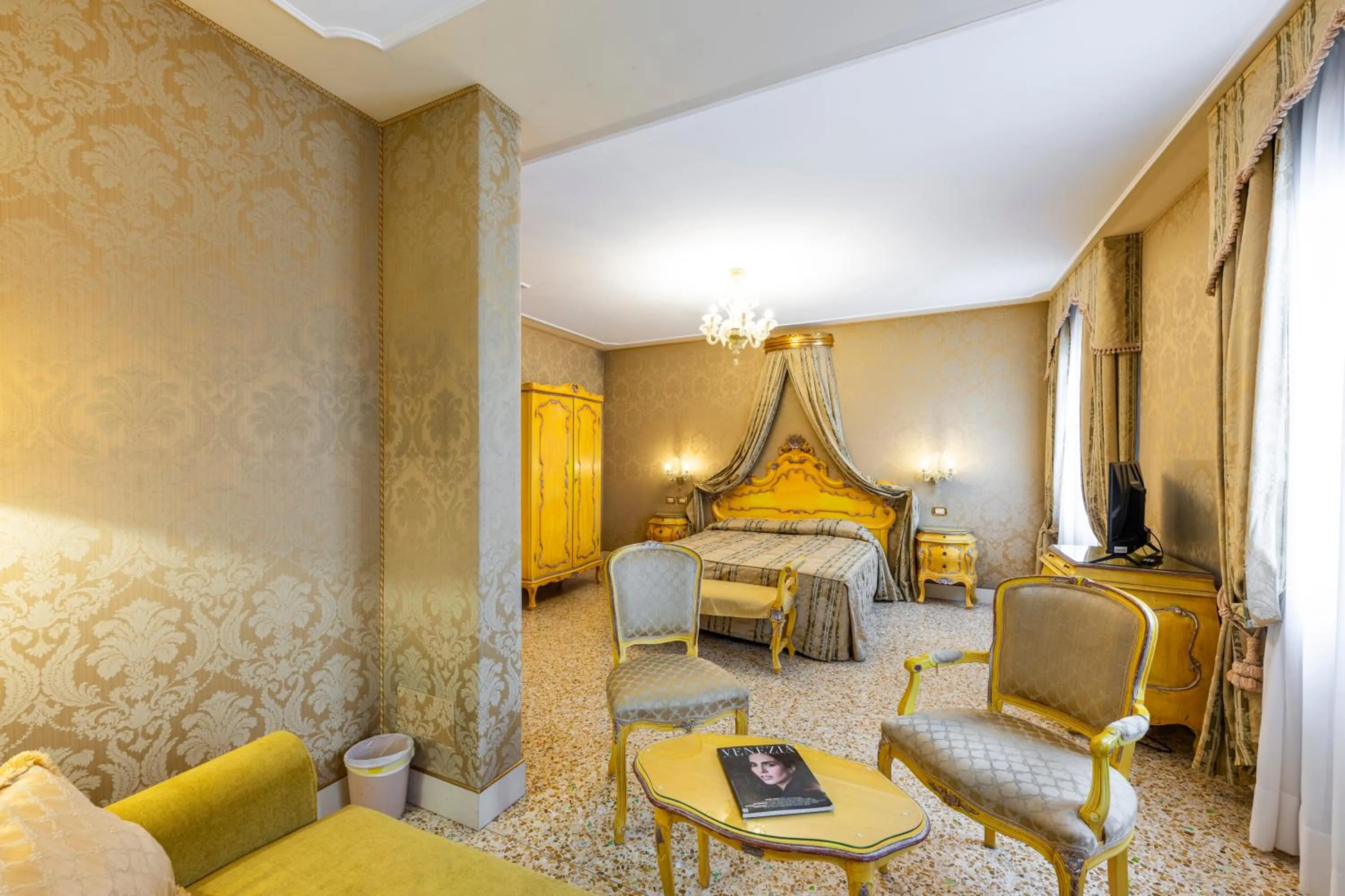 Photo of the whole room, Bed in Hotel Ca' Dogaressa