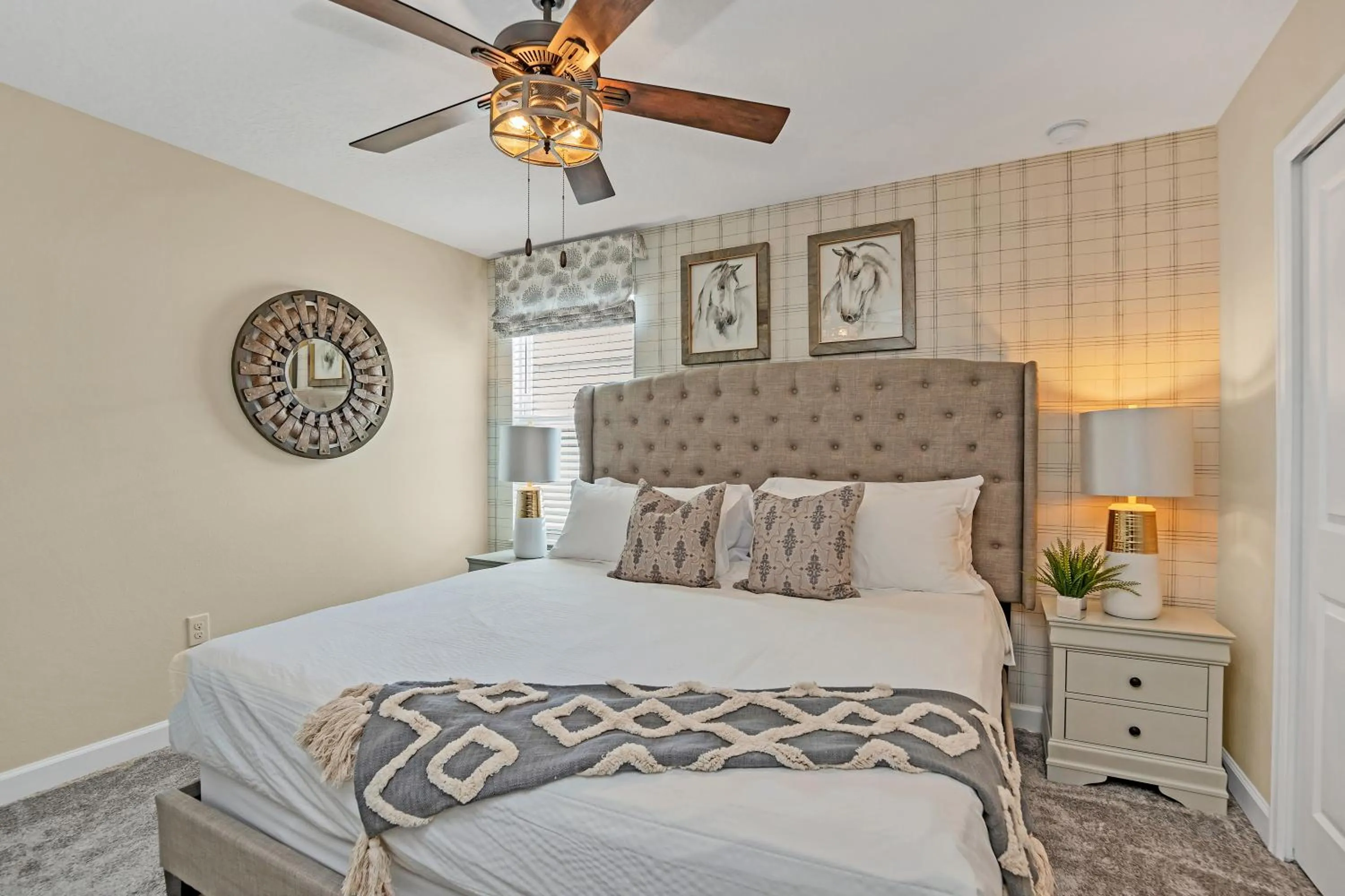 Bed in LARGE Villa, Private PoolGAME ROOMMovie Theater