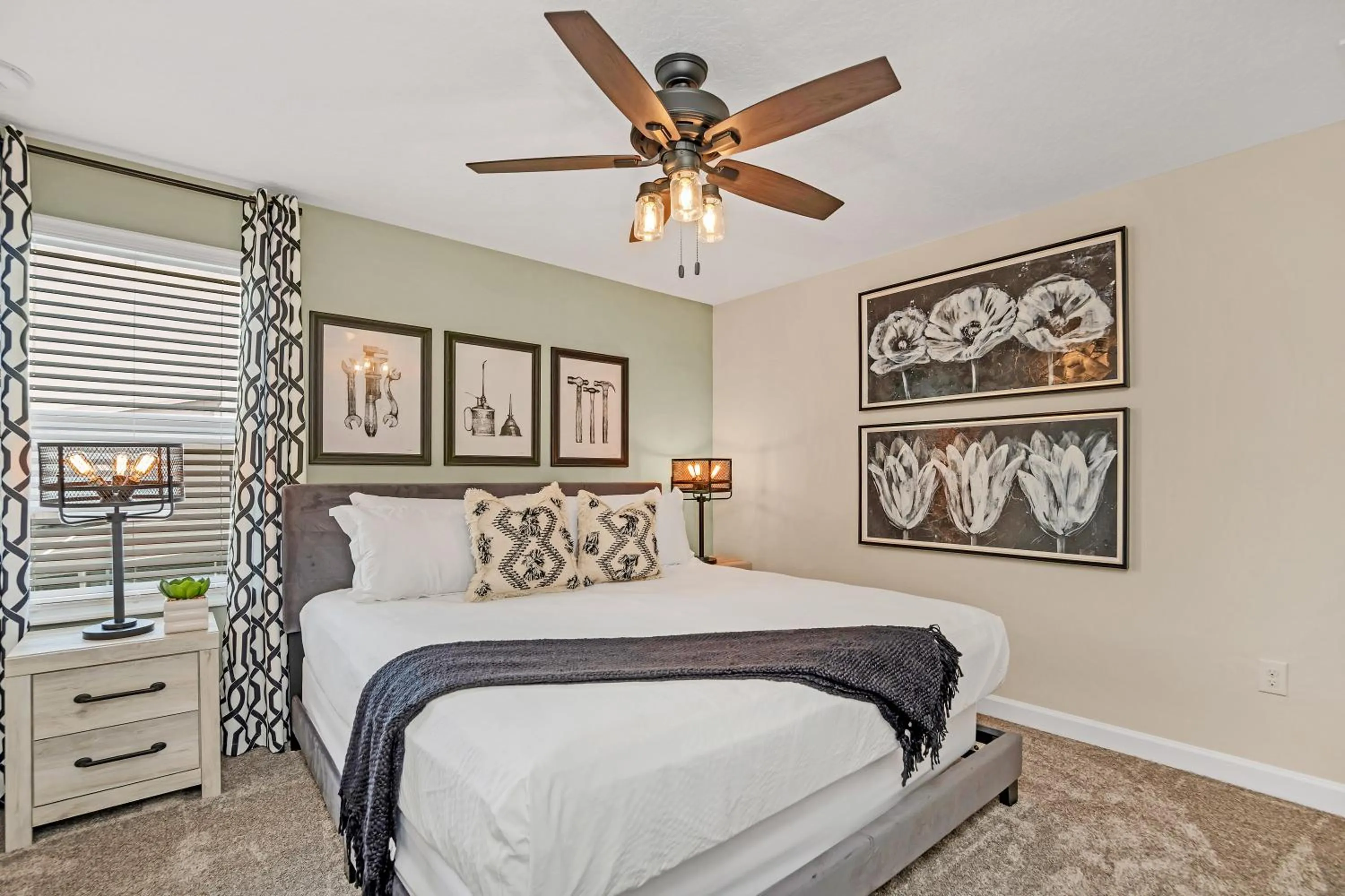 Bed in LARGE Villa, Private PoolGAME ROOMMovie Theater