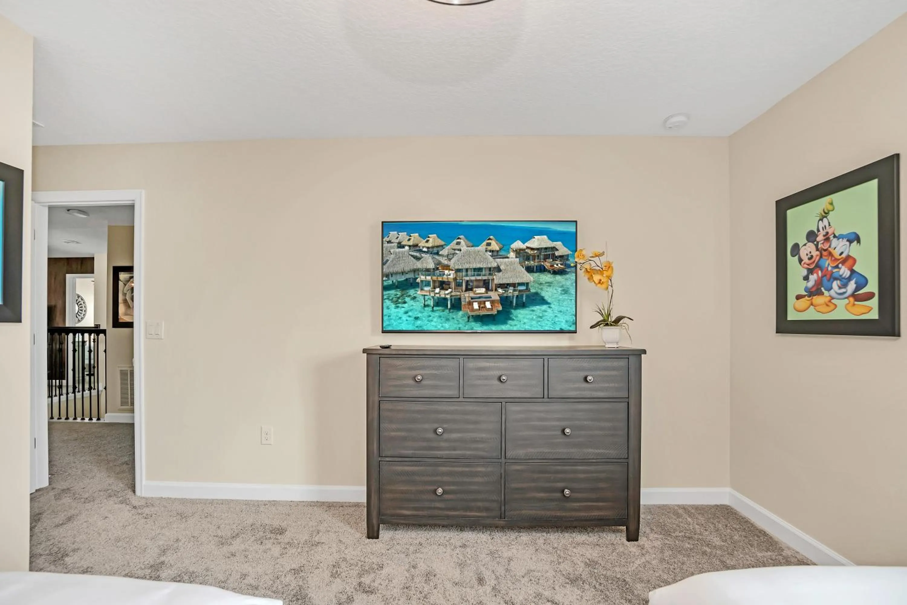 Bed in LARGE Villa, Private PoolGAME ROOMMovie Theater