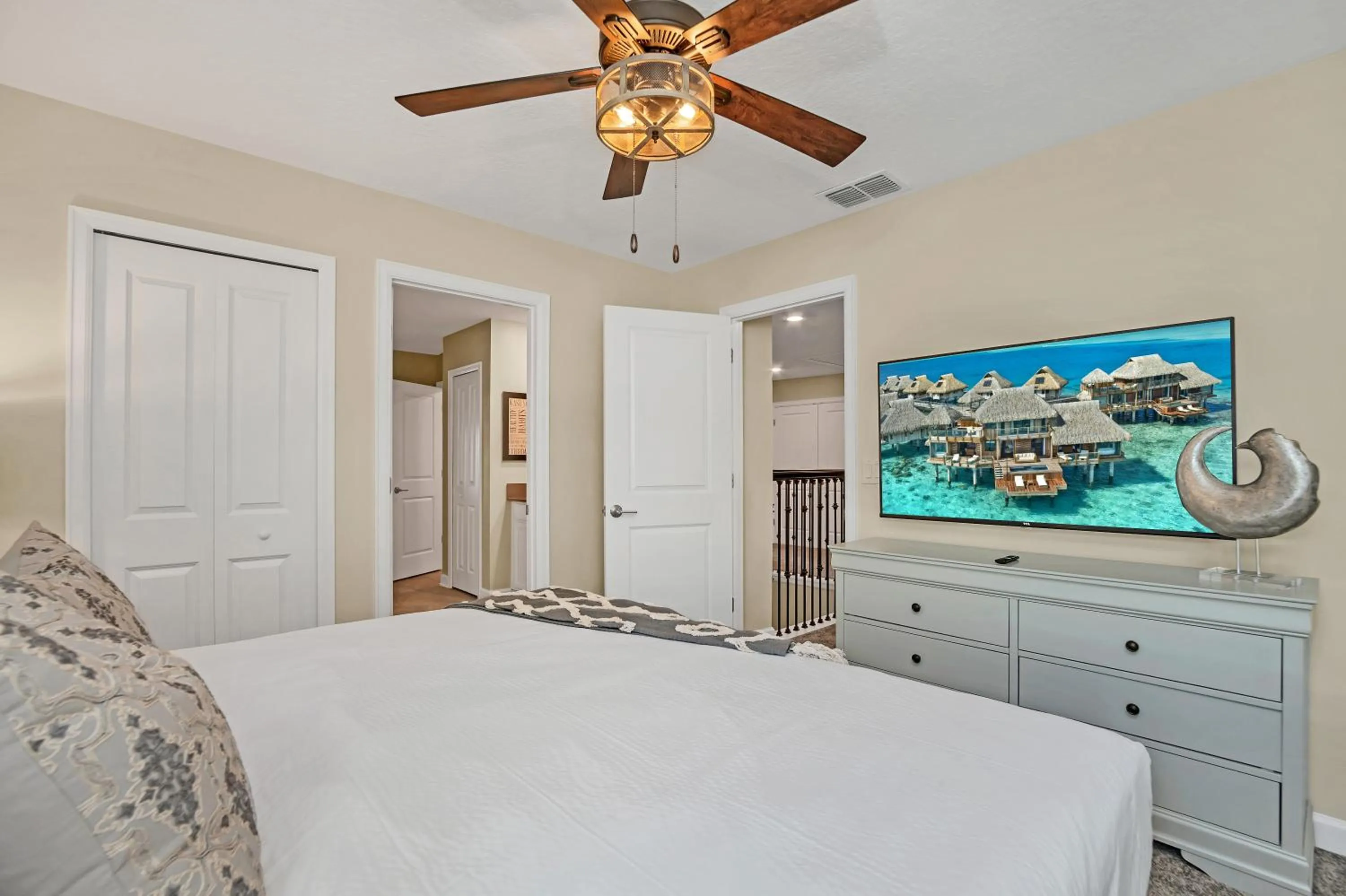 Bed in LARGE Villa, Private PoolGAME ROOMMovie Theater