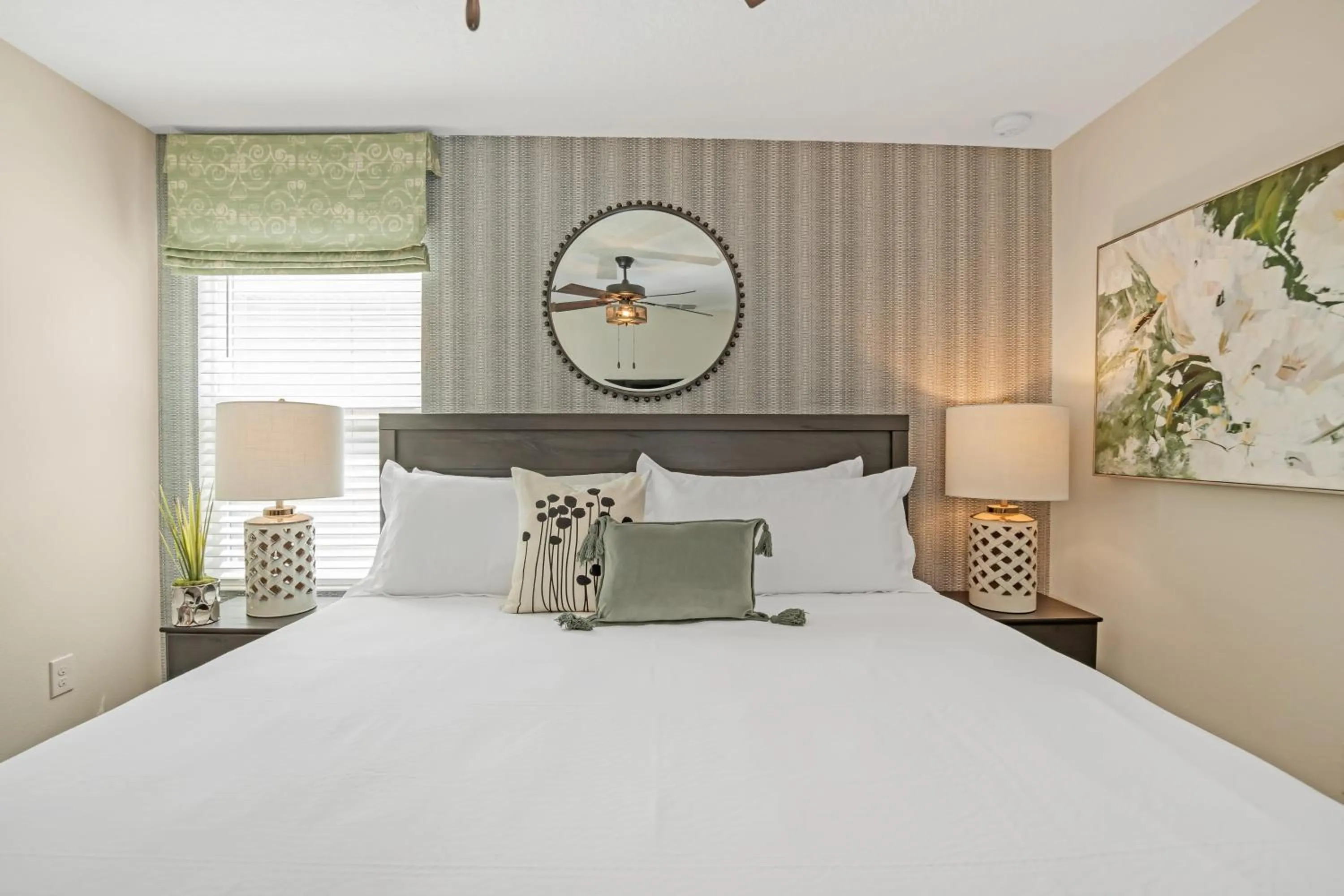 Bed in LARGE Villa, Private PoolGAME ROOMMovie Theater