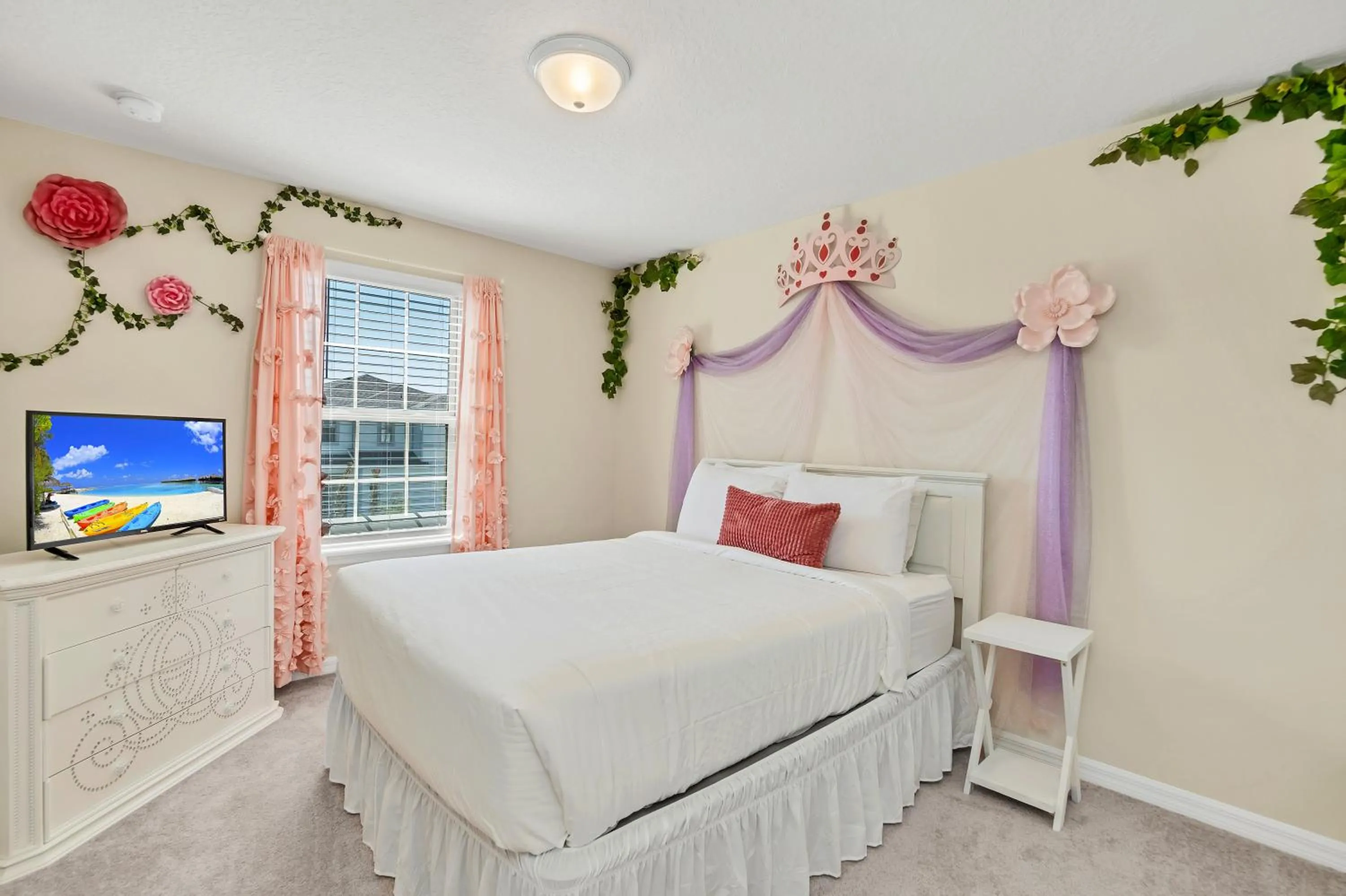 Bed in Private Villa wPool, BBQ,FREE Water Park Access