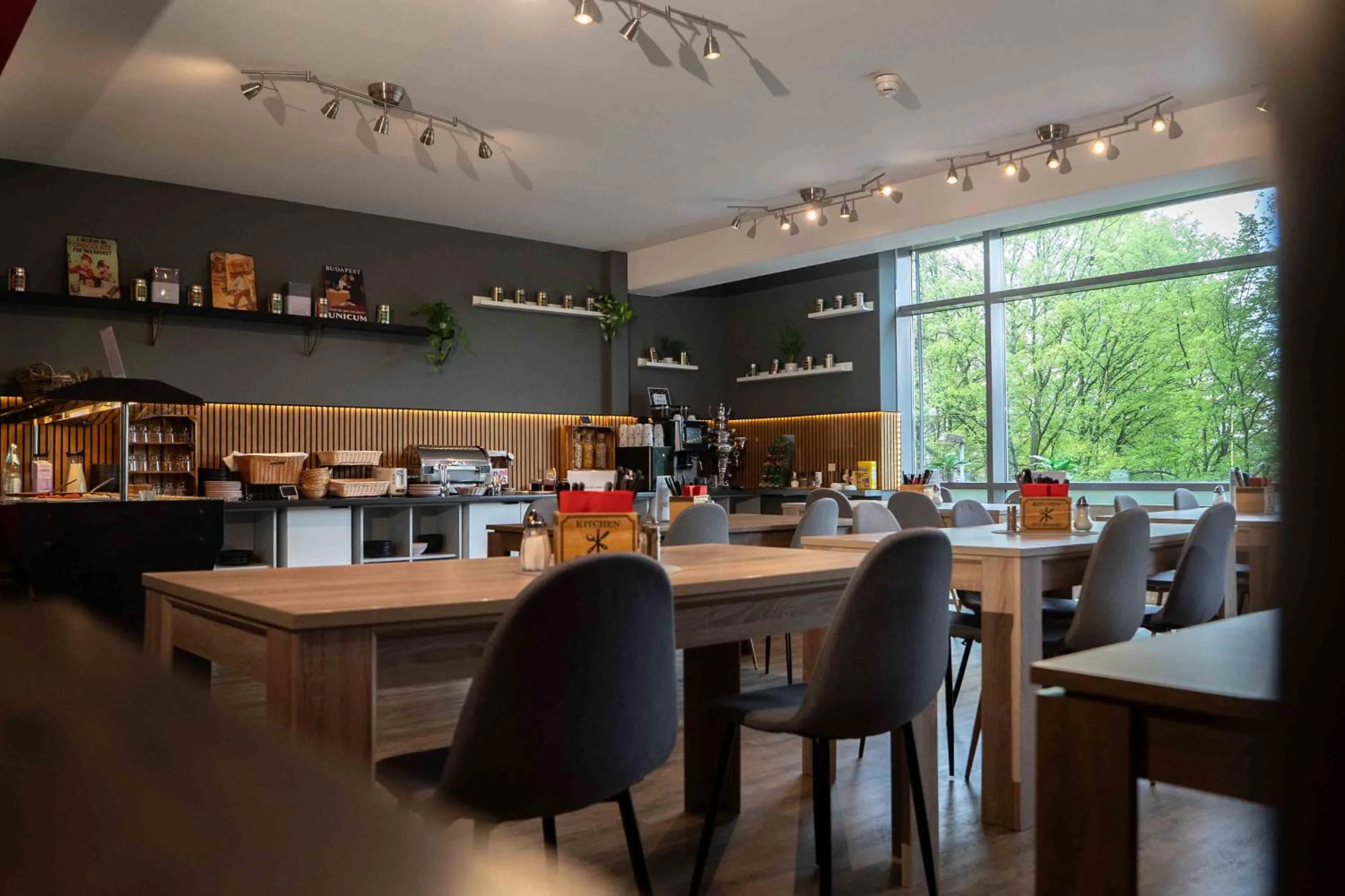 Restaurant/places to eat in Plaza Inn Braunschweig City Nord