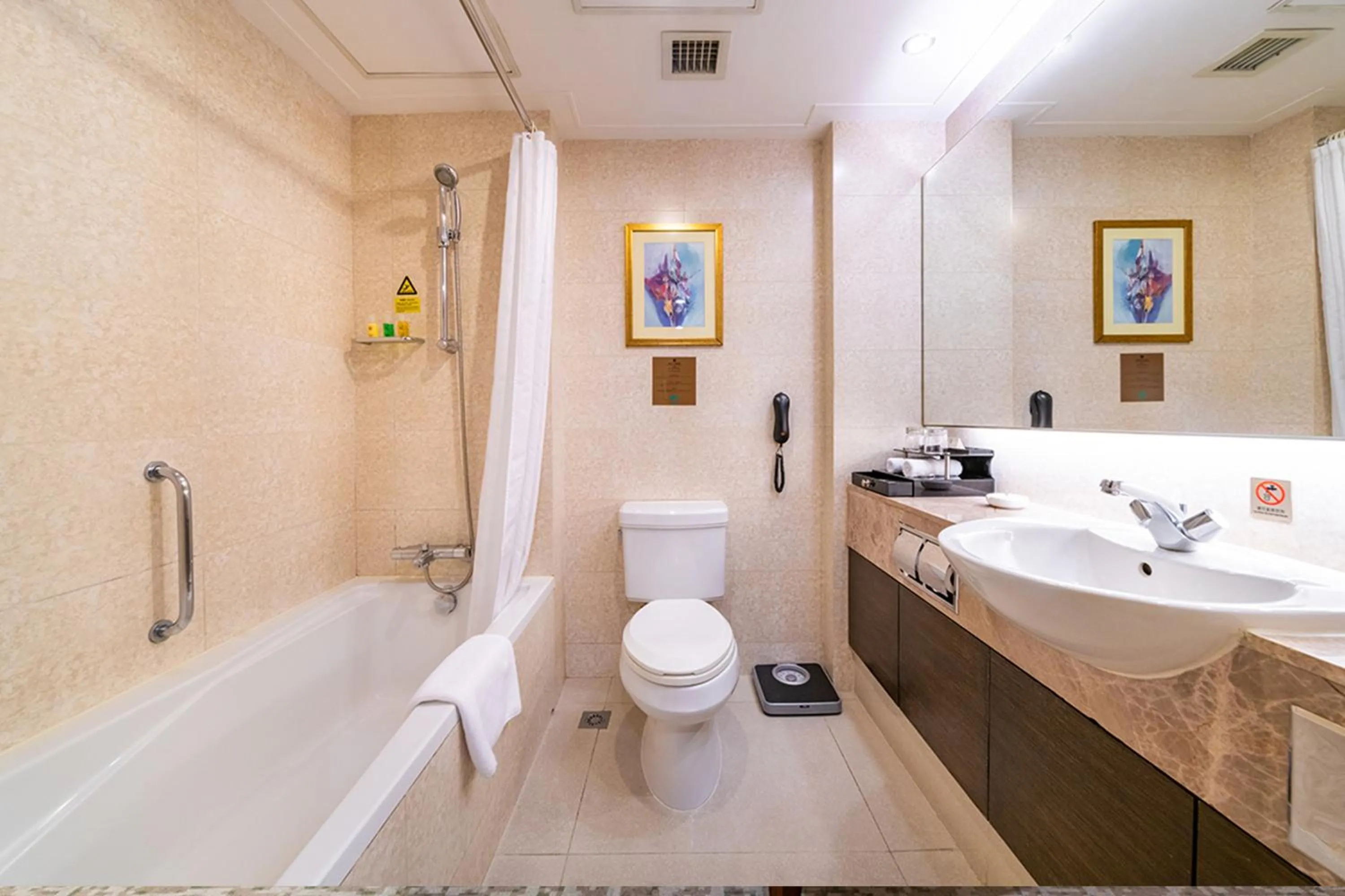 Bathroom in Millennium Harbourview Hotel Xiamen