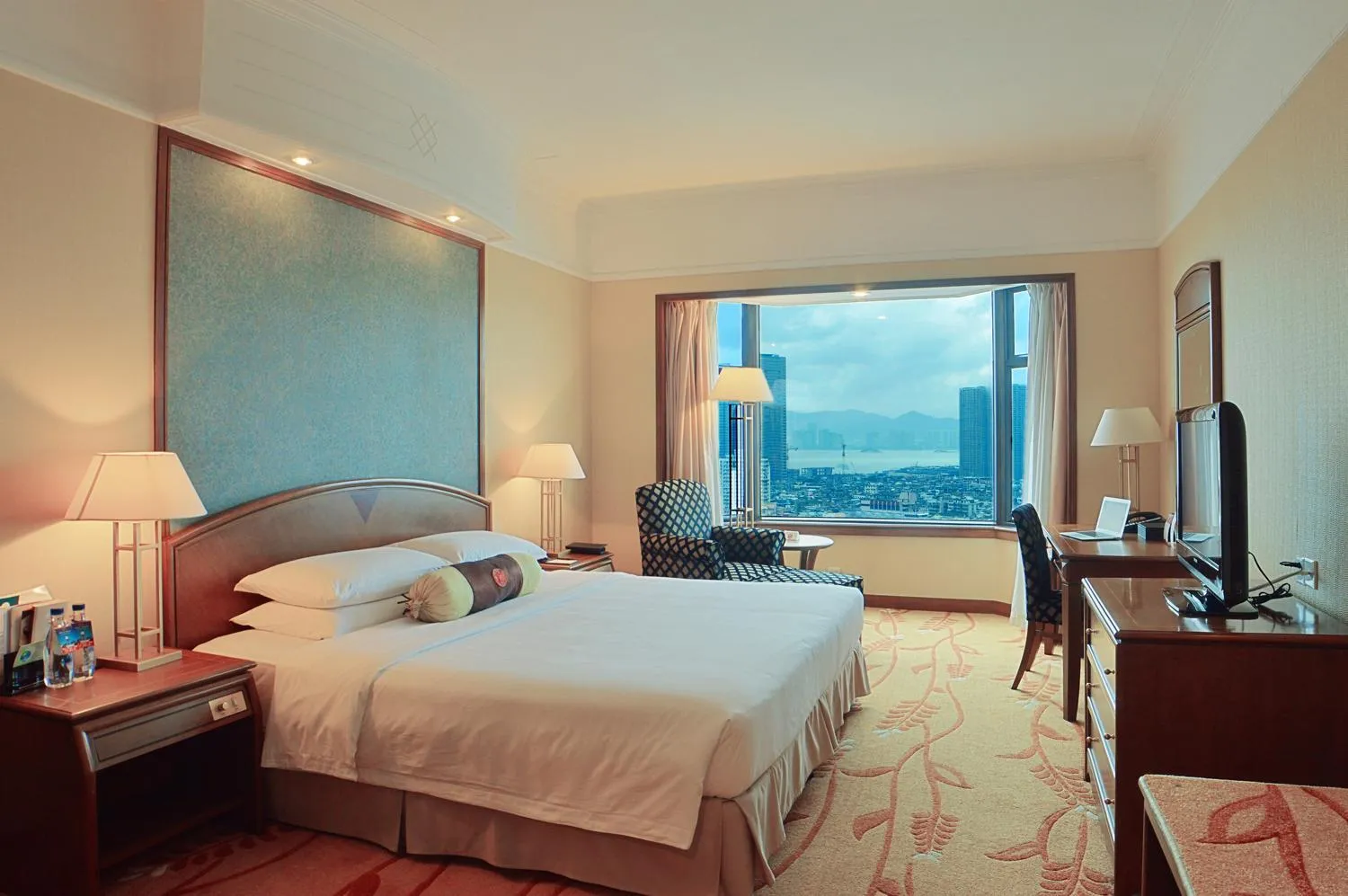 Bedroom, Bed in Millennium Harbourview Hotel Xiamen