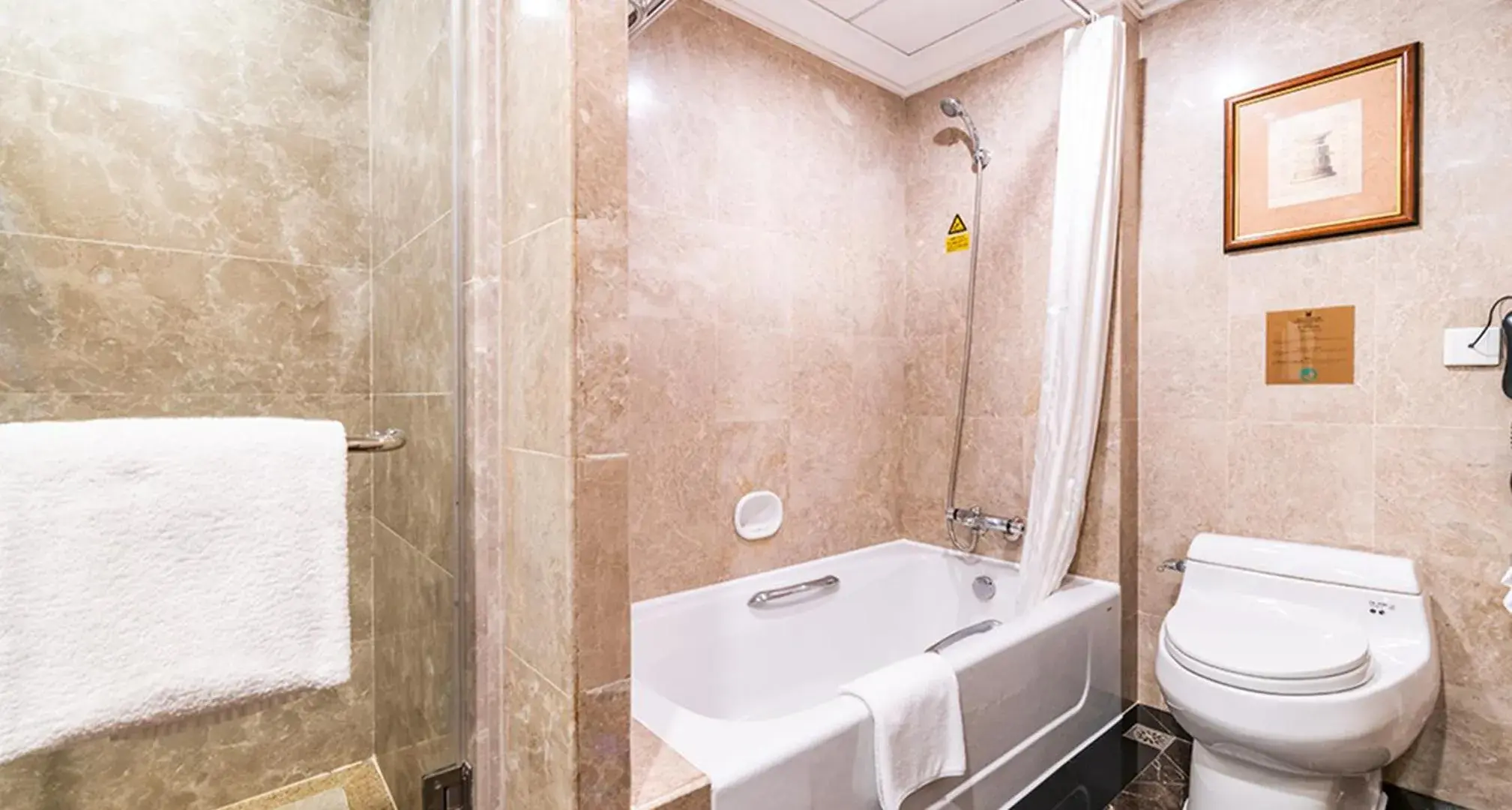 Premier Suite (Offer 1 Free Extra Bed with Free Breakfast) in Millennium Harbourview Hotel Xiamen-Near Metro Station & Zhongshan Road Premier Suite (Offer 1 Free Extra Bed with Free Breakfast) in Millennium Harbourview Hotel Xiamen-Near Metro Station & Zhongshan Road