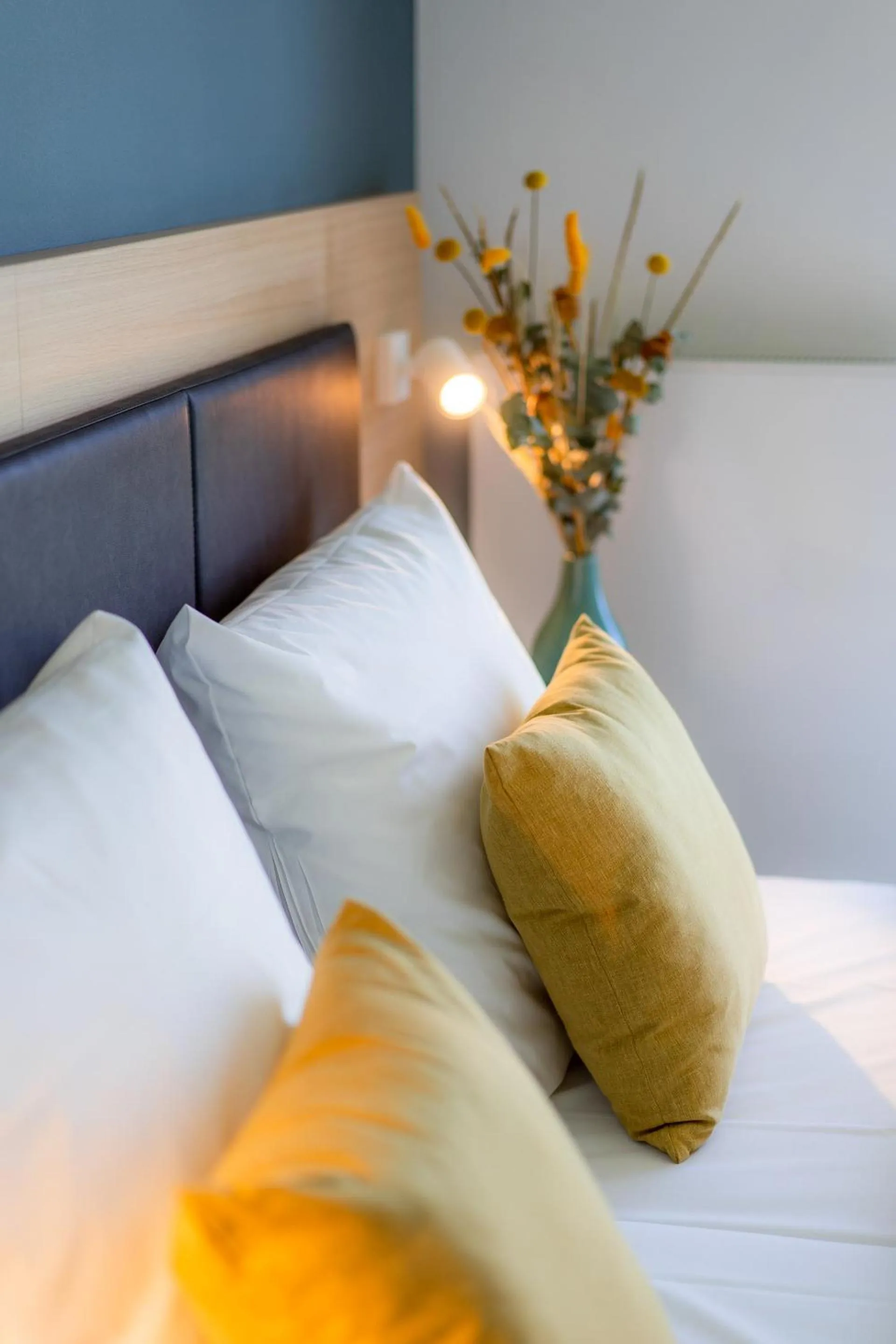 Decorative detail, Bed in KONCEPT HOTEL Neue Horizonte