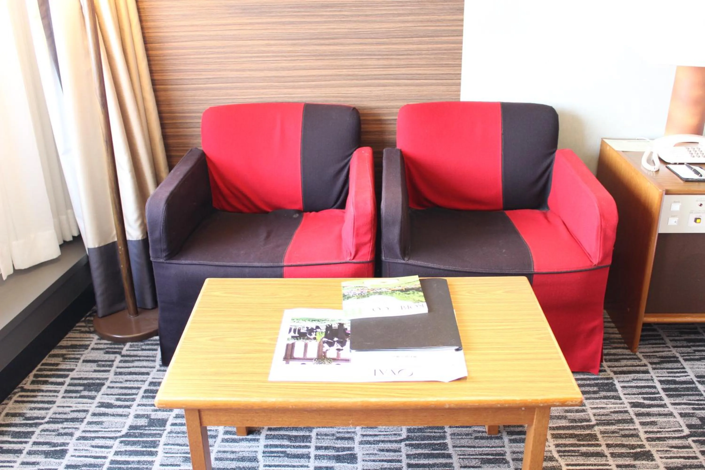 Seating area in Kobe Portopia Hotel