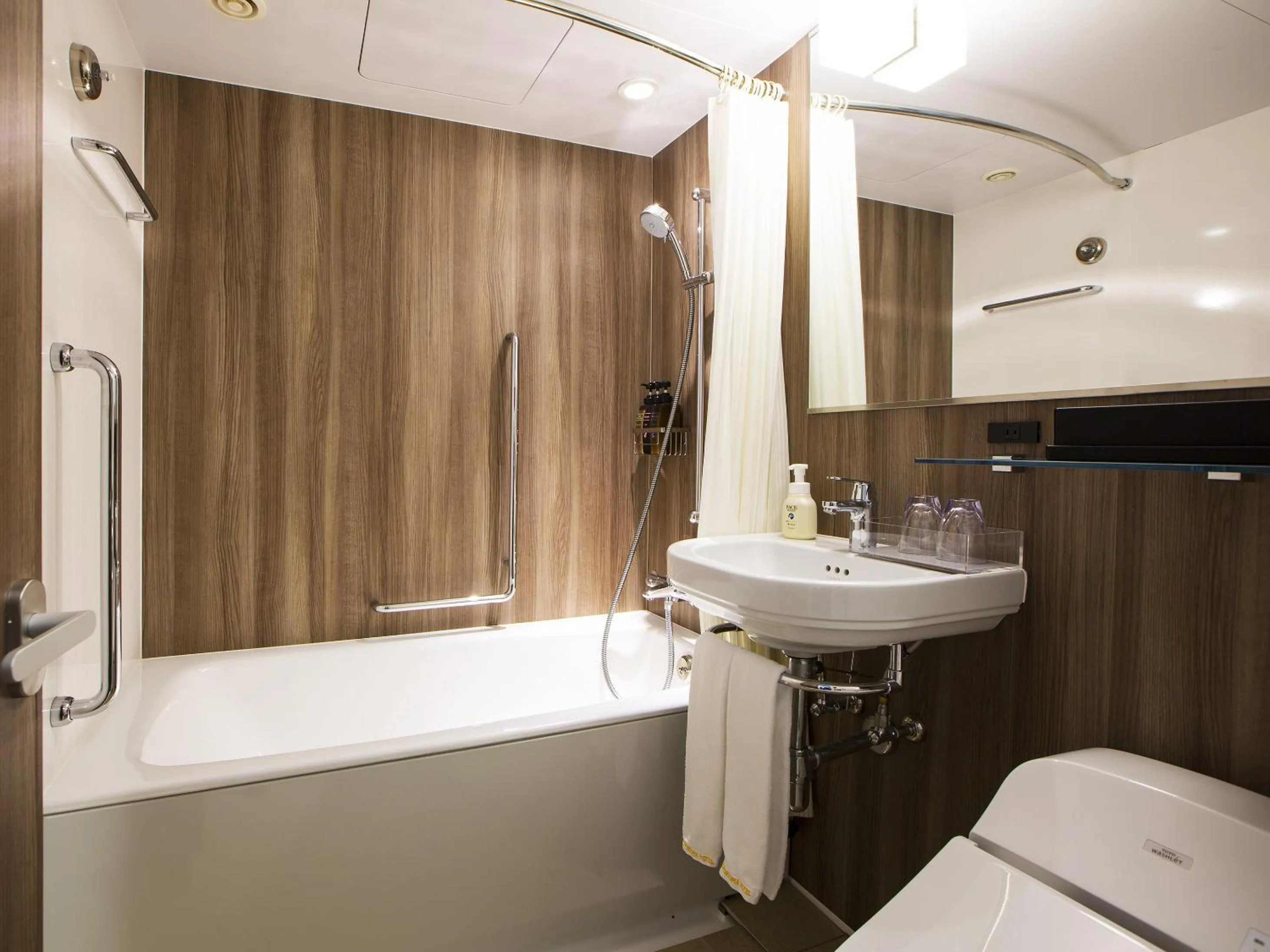 Bathroom in Kobe Portopia Hotel