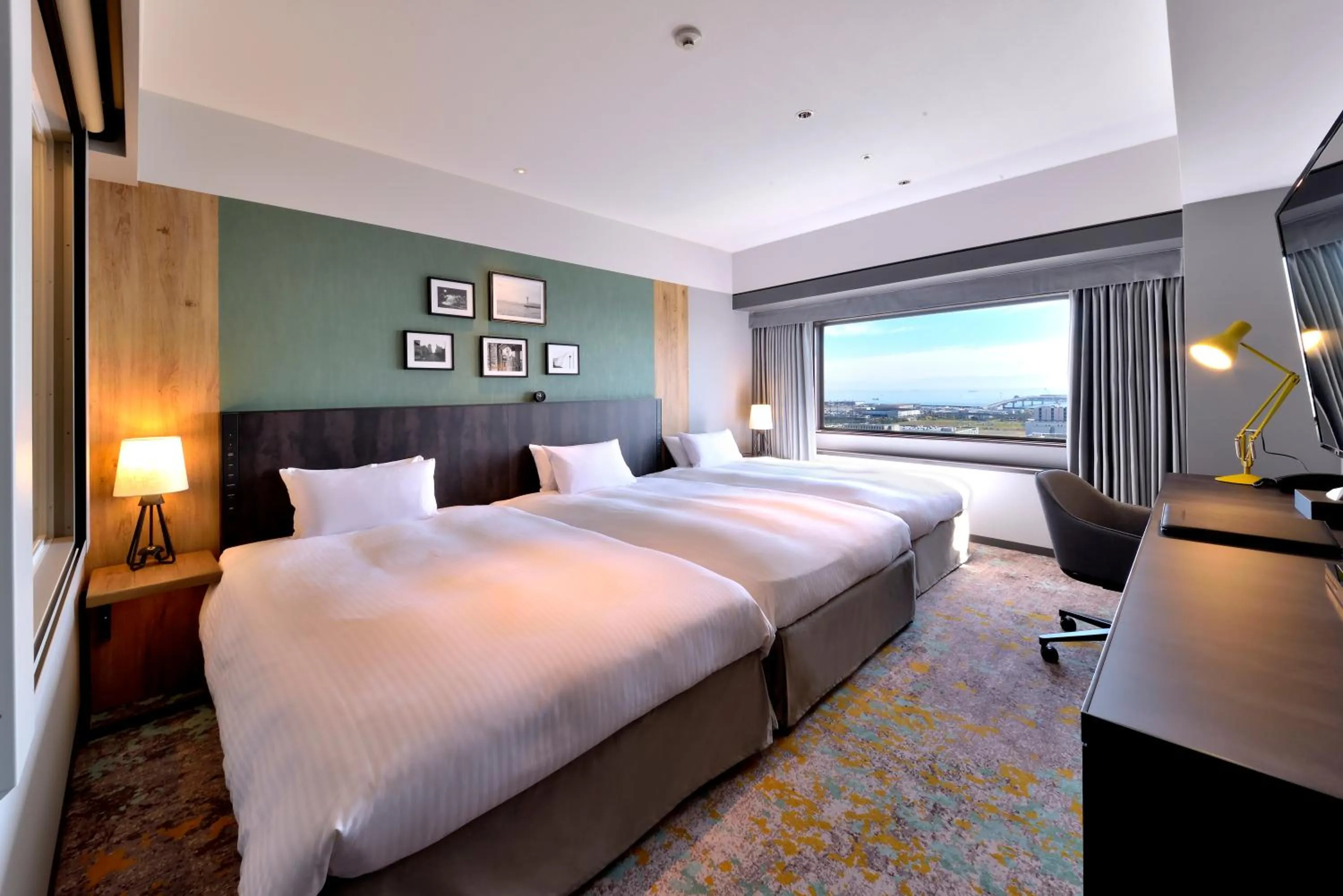 Bed in Kobe Portopia Hotel