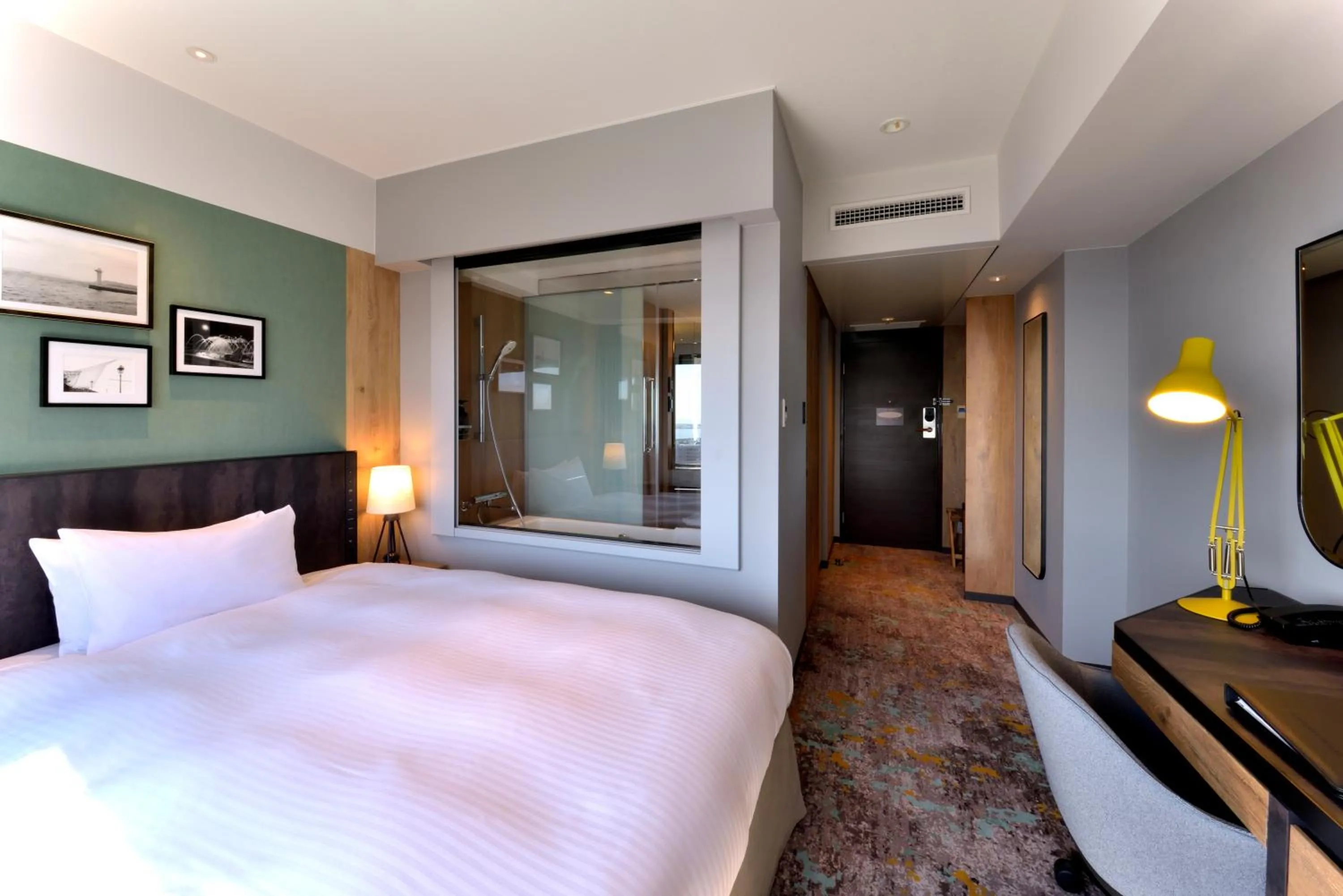 Bed in Kobe Portopia Hotel