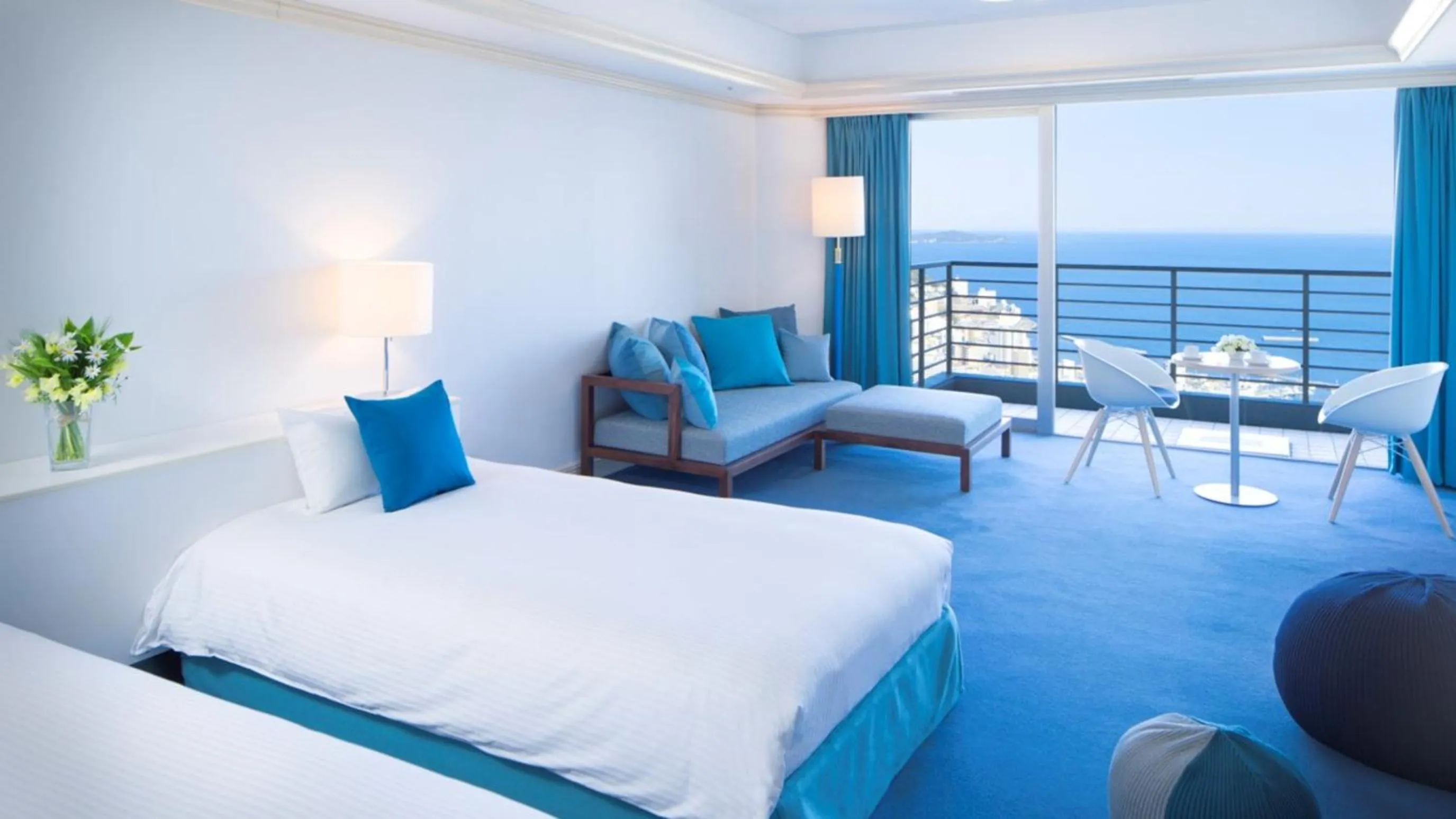 Bed in RISONARE Atami