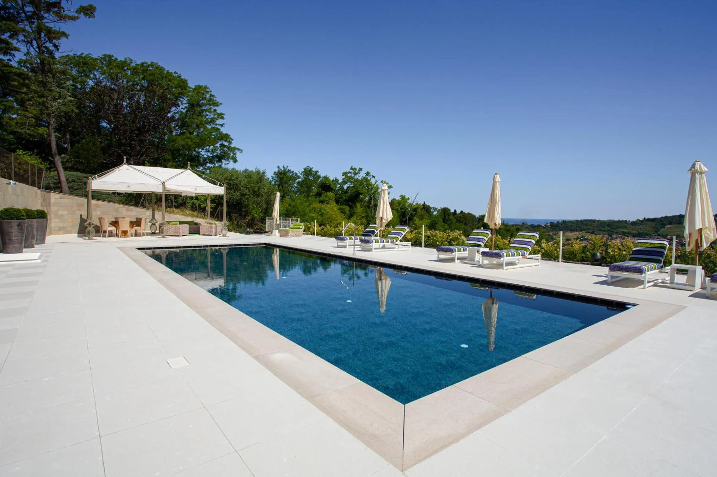 Swimming pool in Villa Francesca Relais