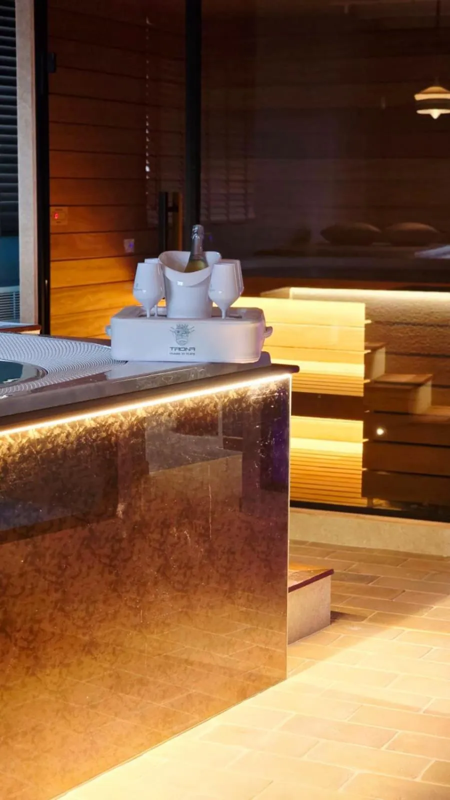 Hot Tub, Bed in Villa Francesca Relais