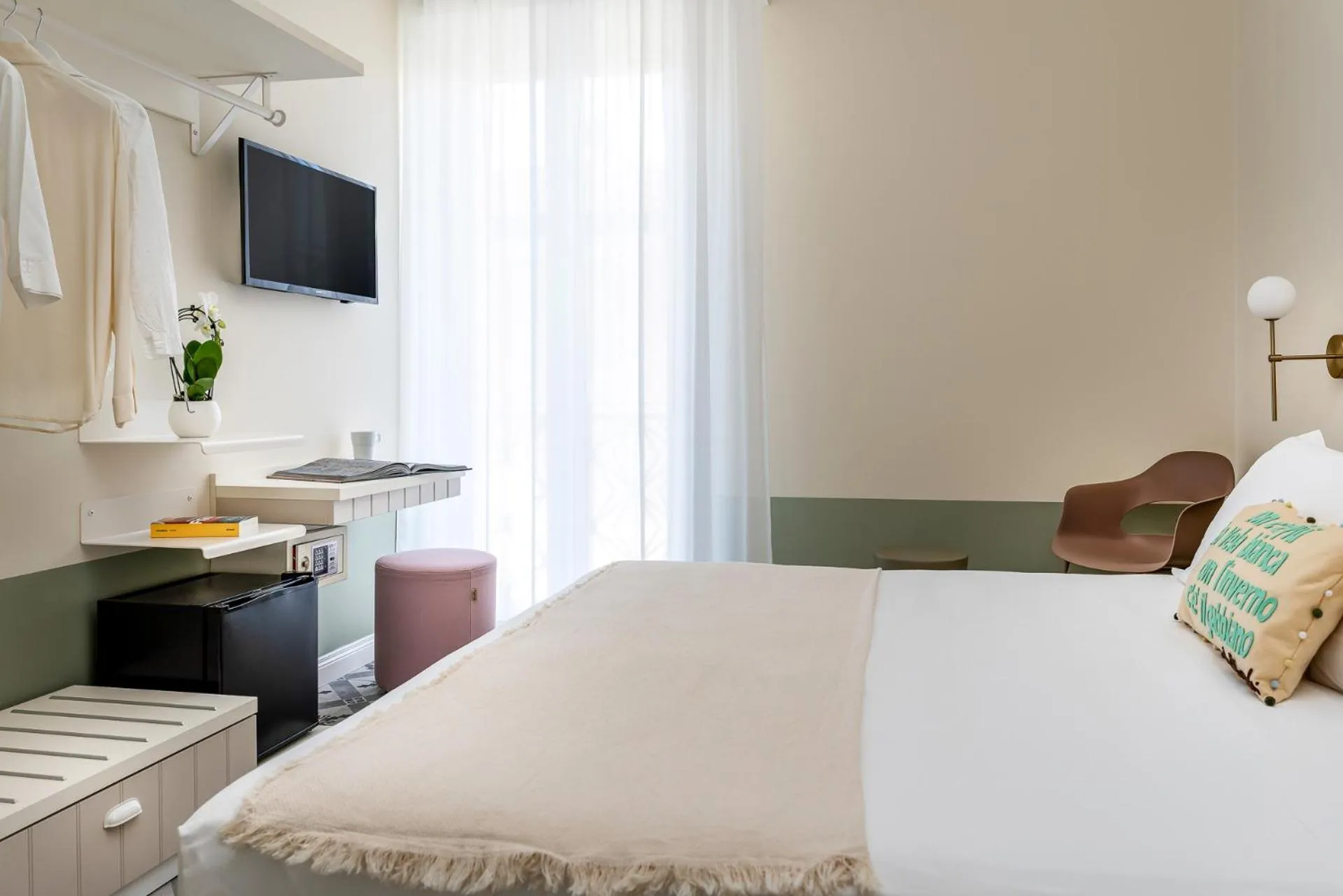 Bed in Pan di Zenzero Icecream Hotel