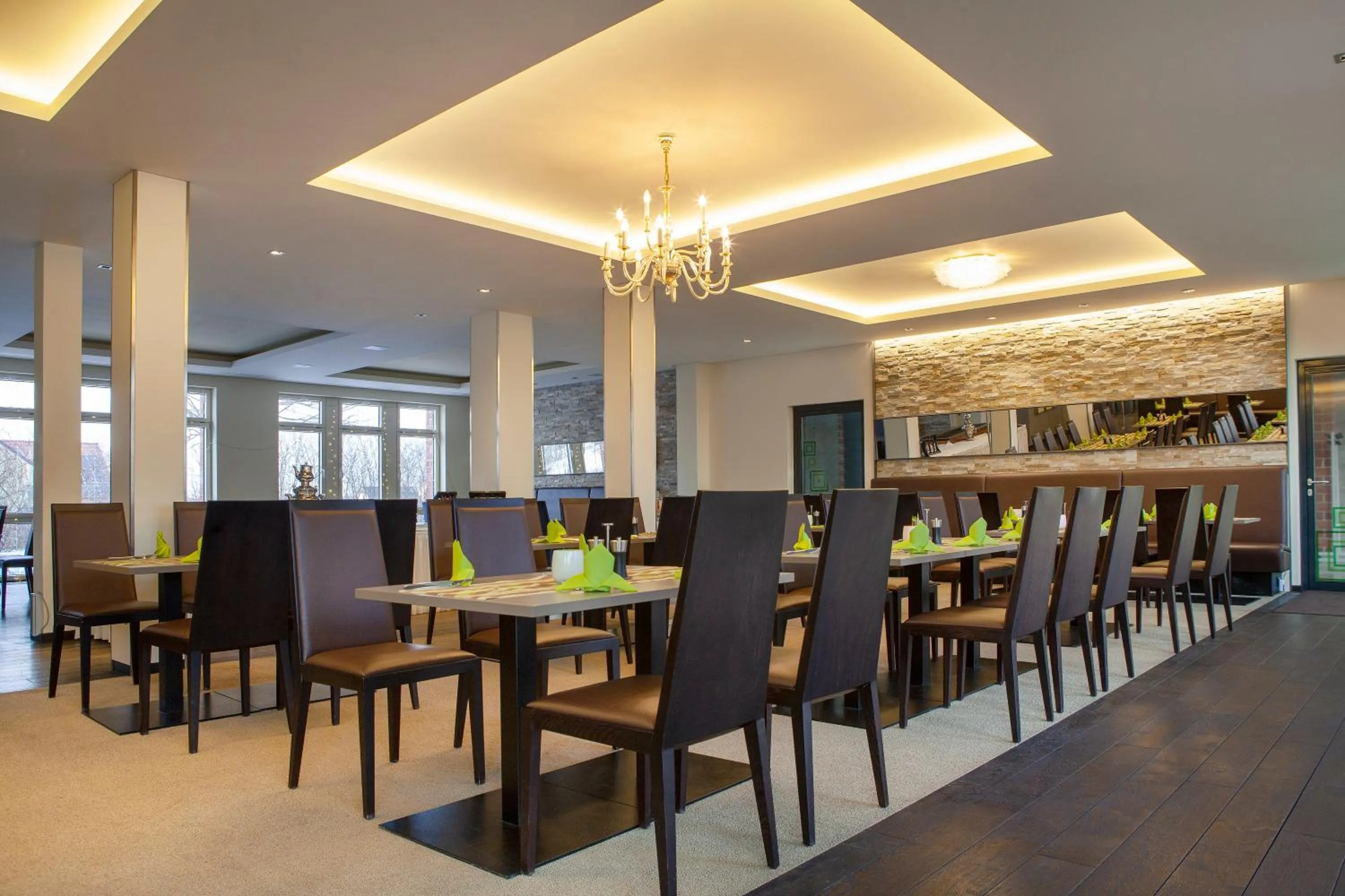 Restaurant/places to eat in Willow Hotel Restaurant